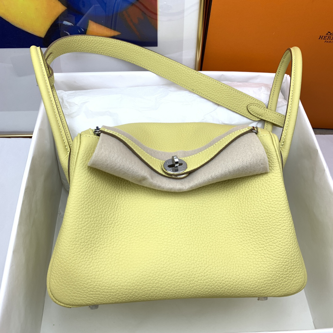 Hermès Lindy 26  clemenc TC leather yellow color