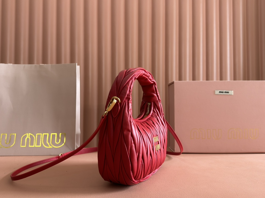 【 5BC125 Red 】miumiu wander