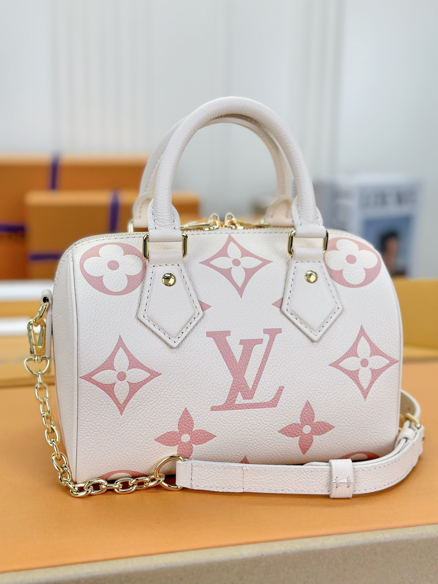 【 M46397 White Fan-shaped Stamp 】LV Speedy Bandoulière 20 handbag