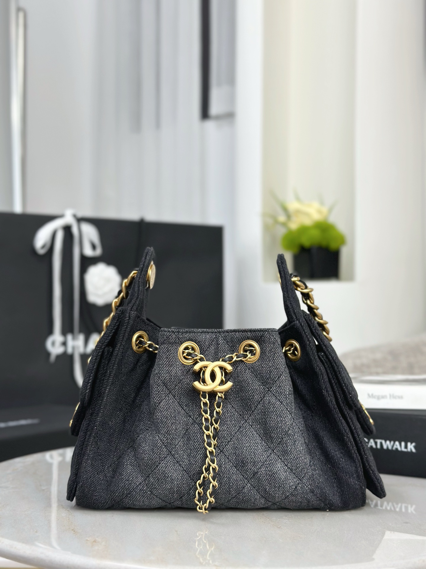 Chanel New dark-colored 25 bag mini
