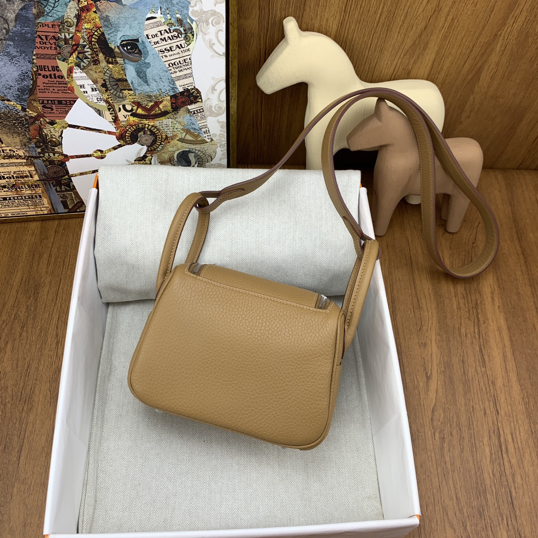 Hermès Mini Lindy Clemence leather Tc 4B cookie color