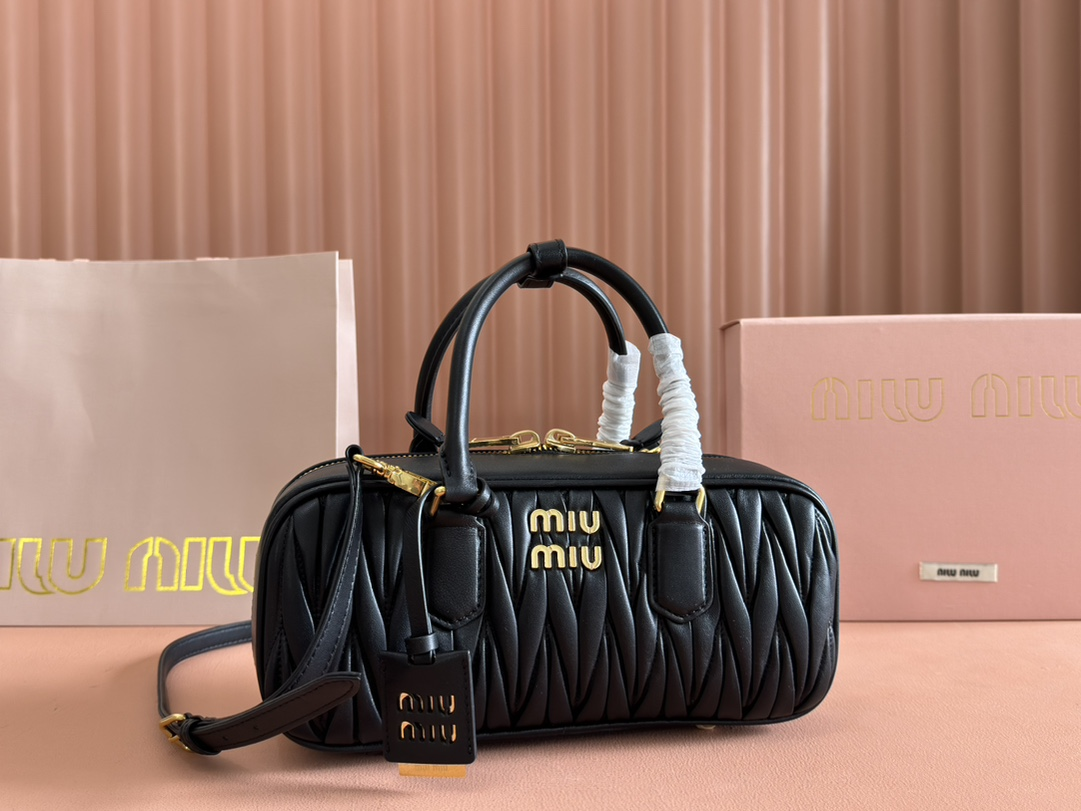 【 5BB148 Black 】miumiu Arcadie
