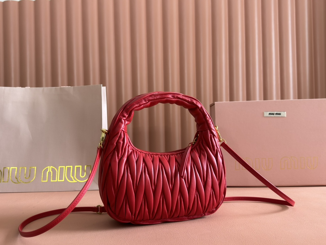 【 5BC125 Red 】miumiu wander