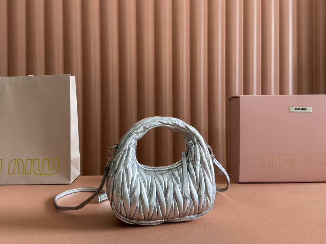 【 5BP078 Silver 】miumiu wander