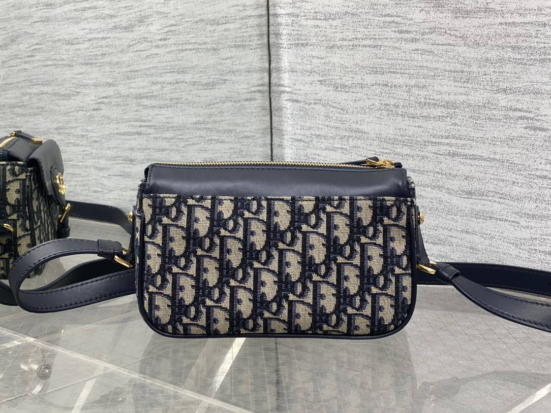 DIOR 30 Montaigne Pocket