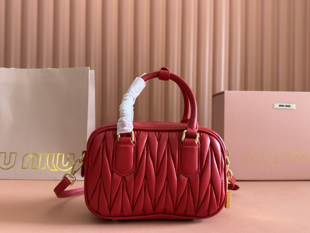 【5BB123 Red】miumiu Arcadie