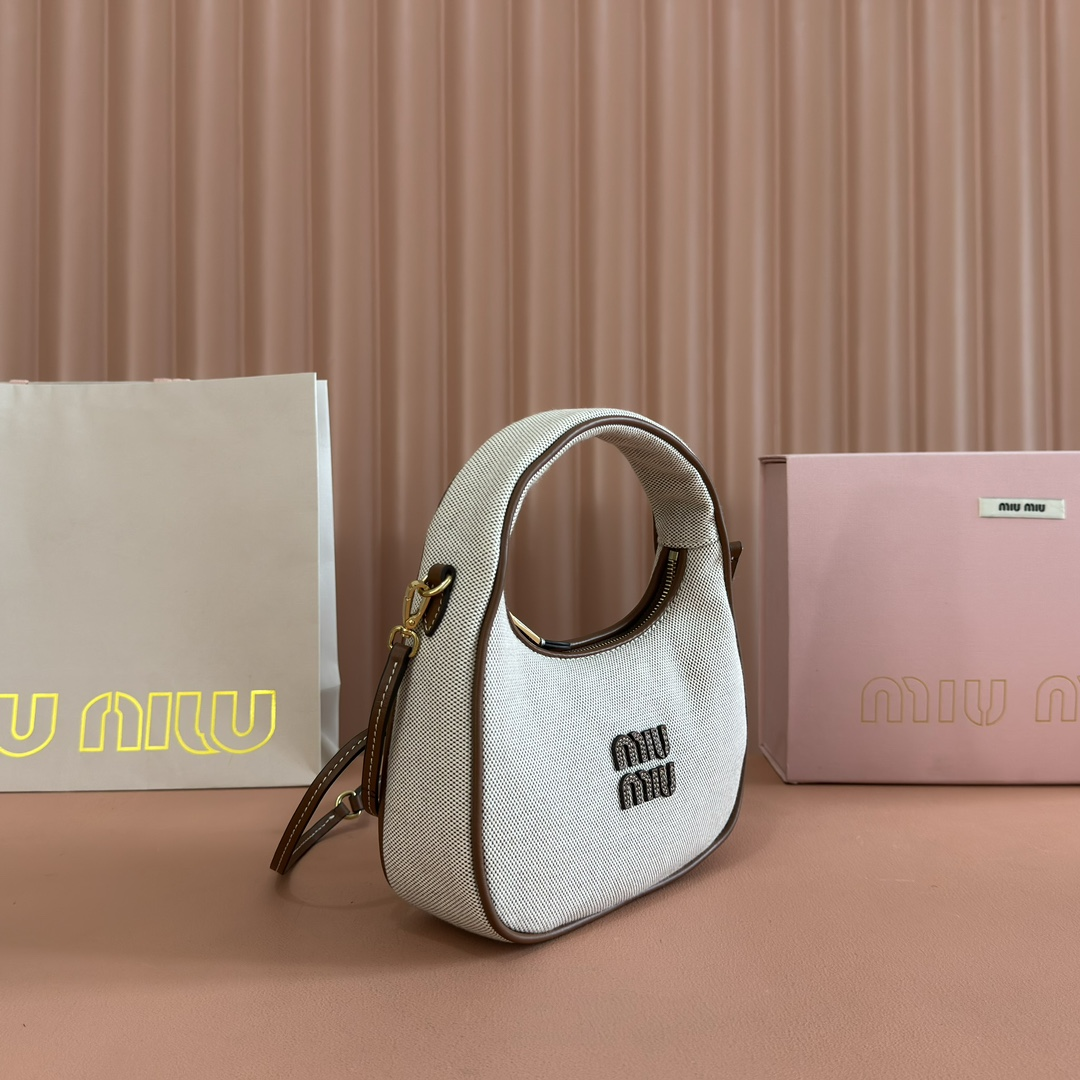【 5BC125 White 】miumiu wander