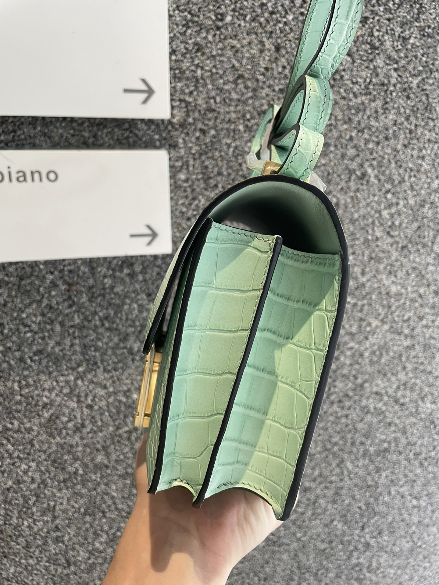 Hermès Constance 18cm Green Crocodile Pattern