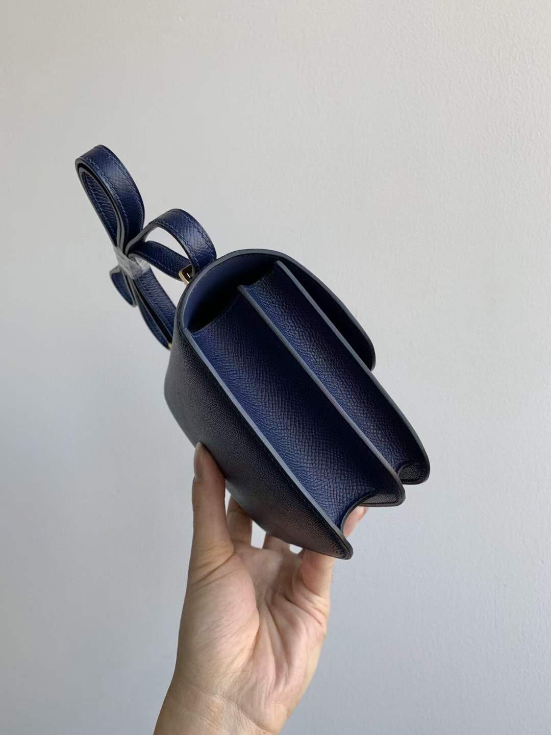 Hermès Constance 19cm gemstone blue