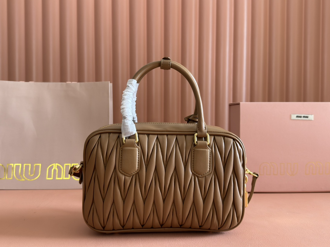 【5BB124 Brown】miumiu Arcadie