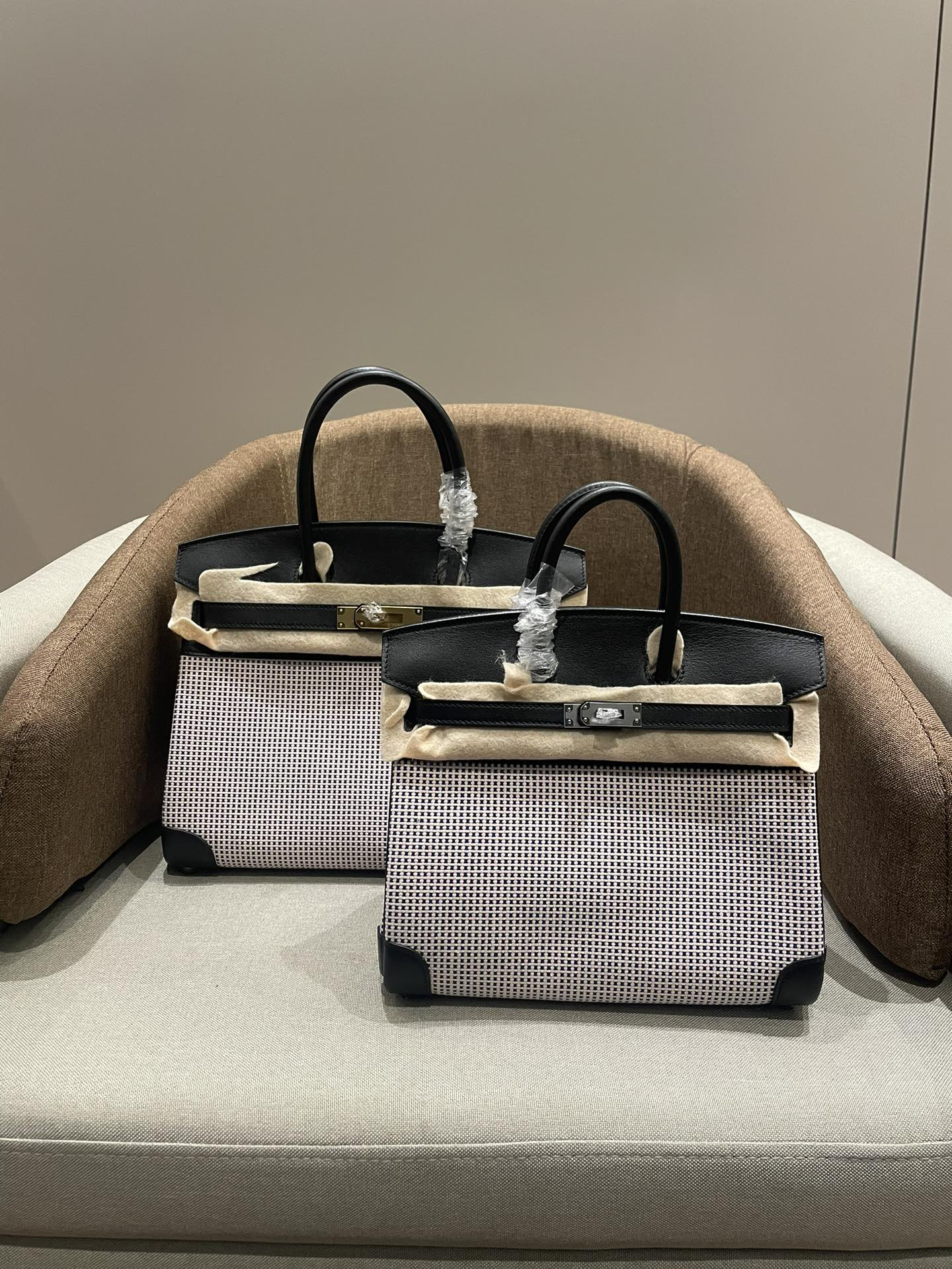 Hermès Birkin 25-30 Black Huffegh Gold and silver buttons