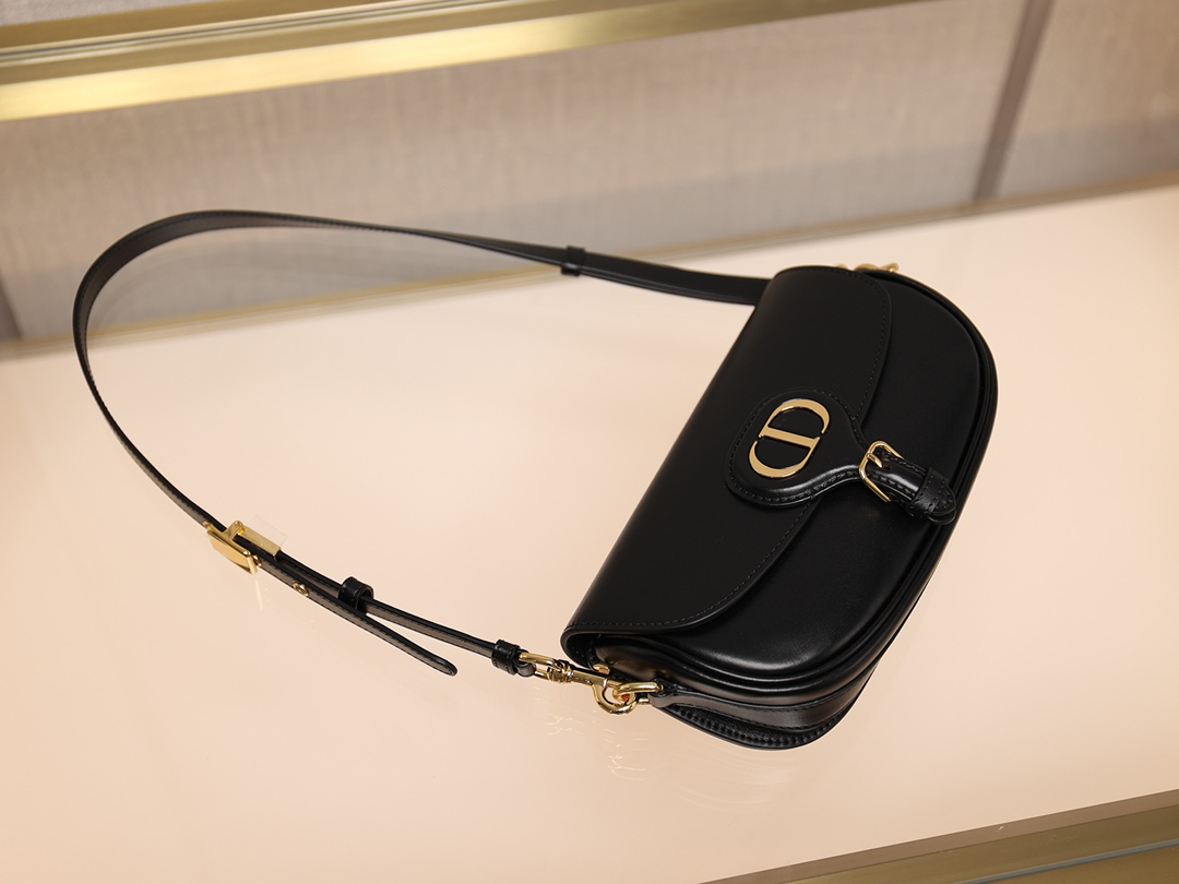 DIOR 30 Montaigne Bobby East-West underarm bag