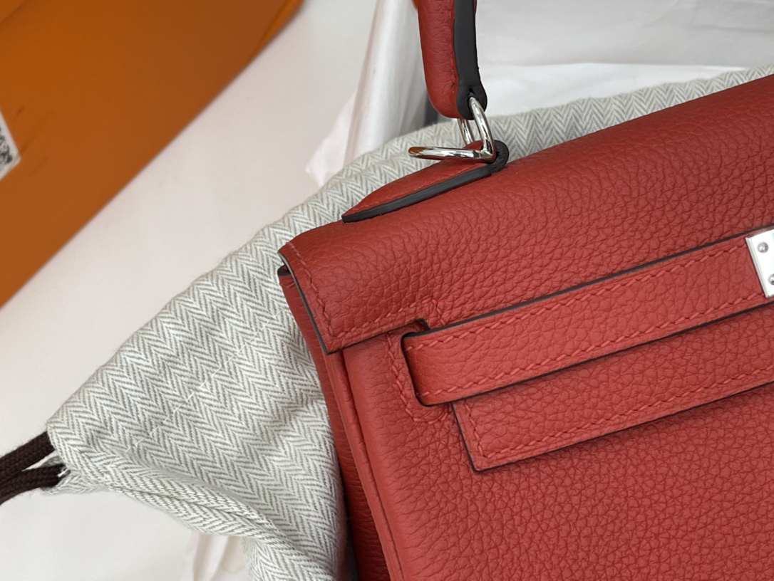 Hermès Kelly 25 Salmon Red