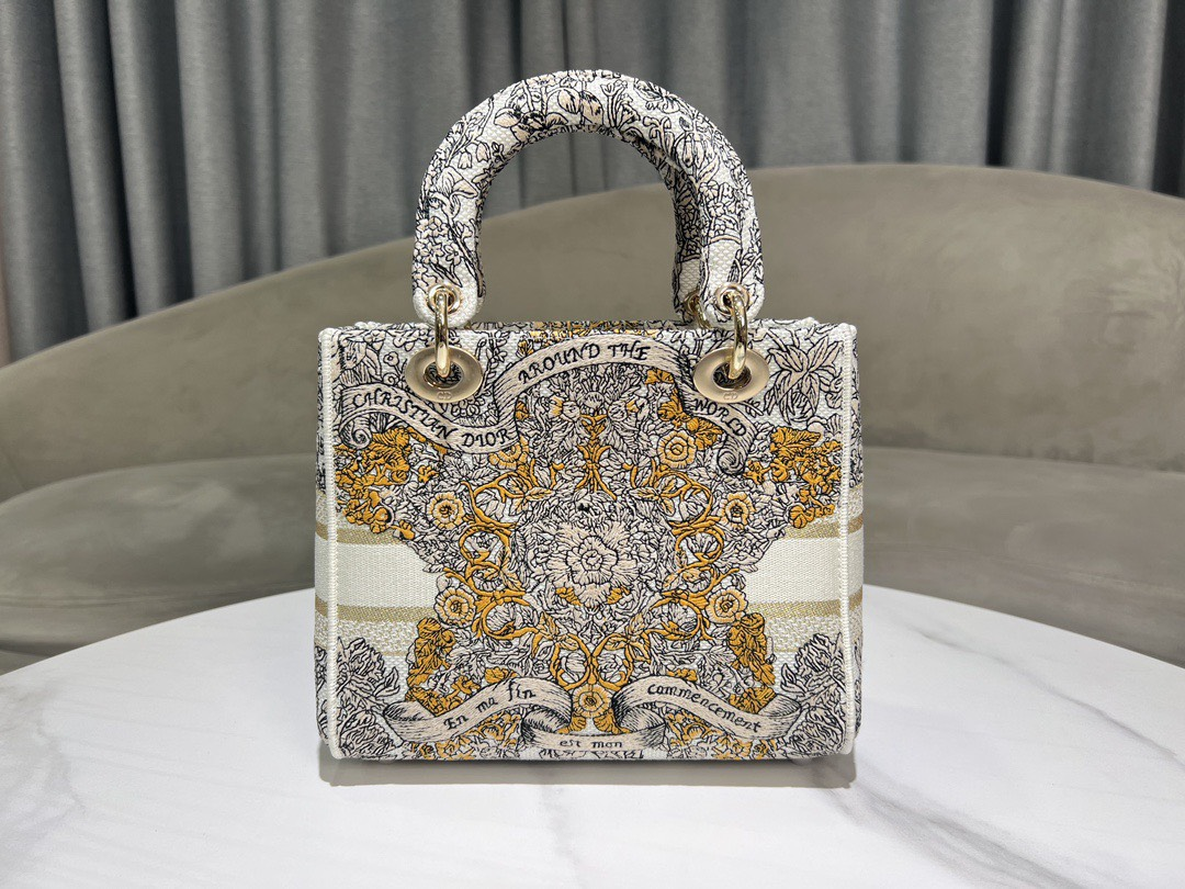 DIOR Book Tote Five-Grass Princess 2025 Christmas and New Year Special Edition 2