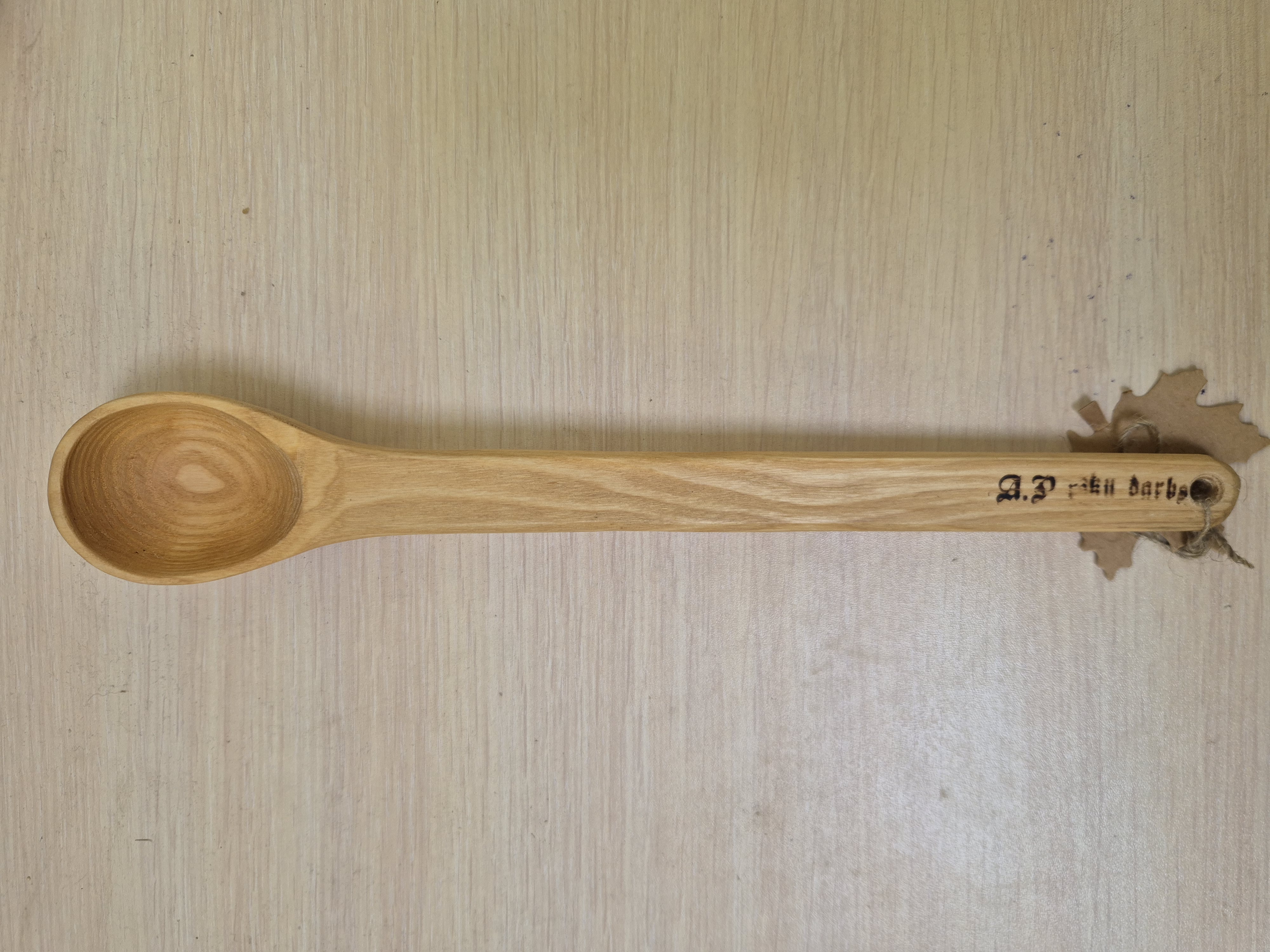 Didelis medinis šaukštas