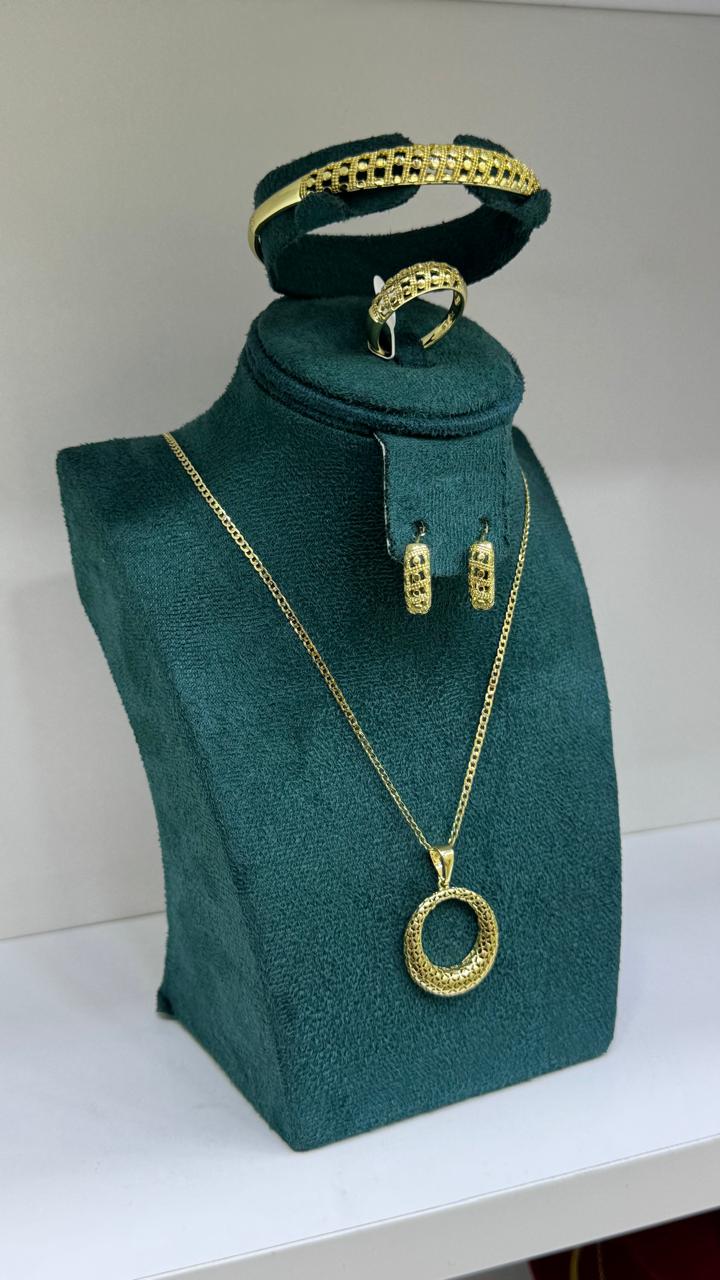 باك من 4 قطع