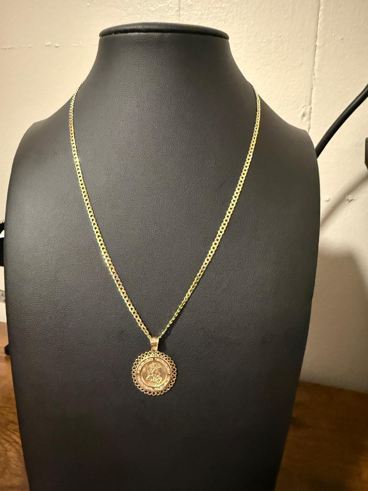 Gold coin pendant necklace