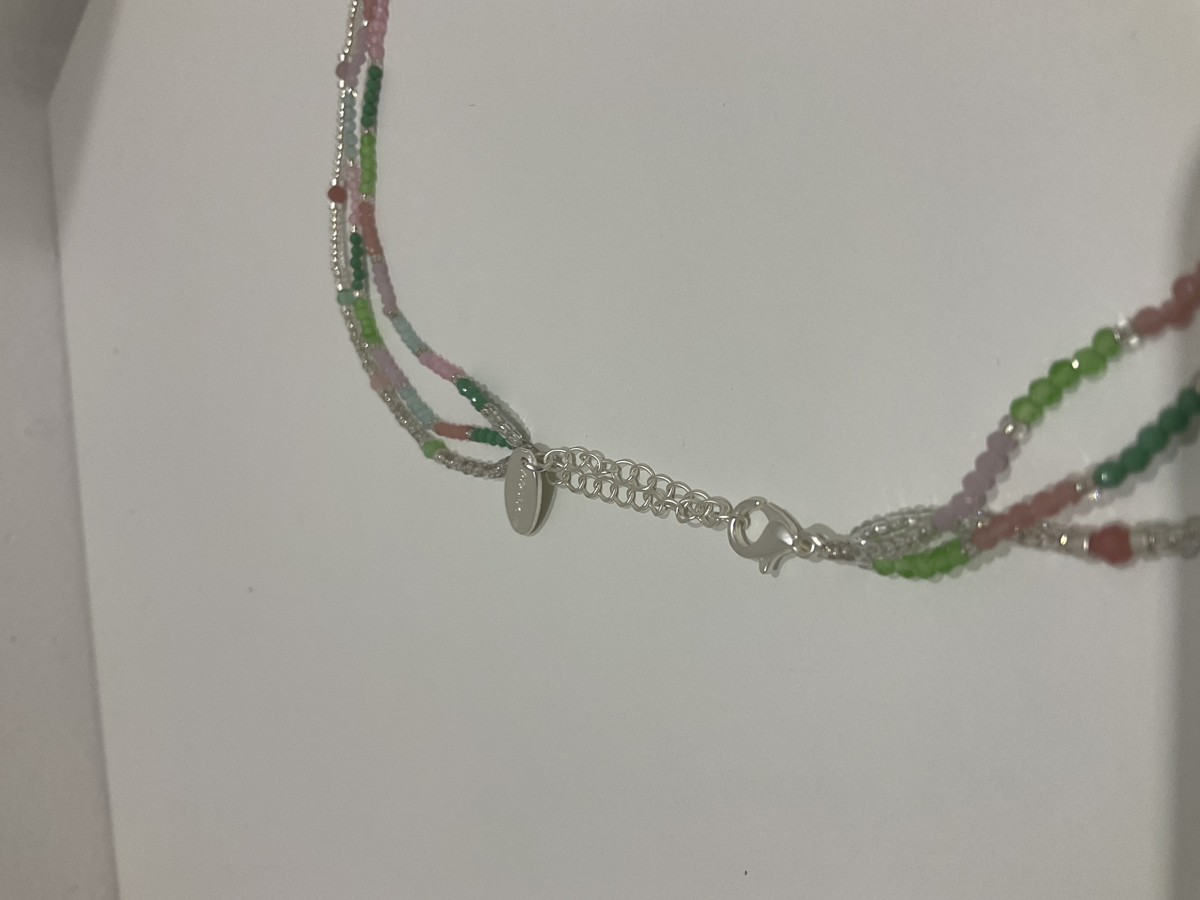 Collar de cuentas multicolor