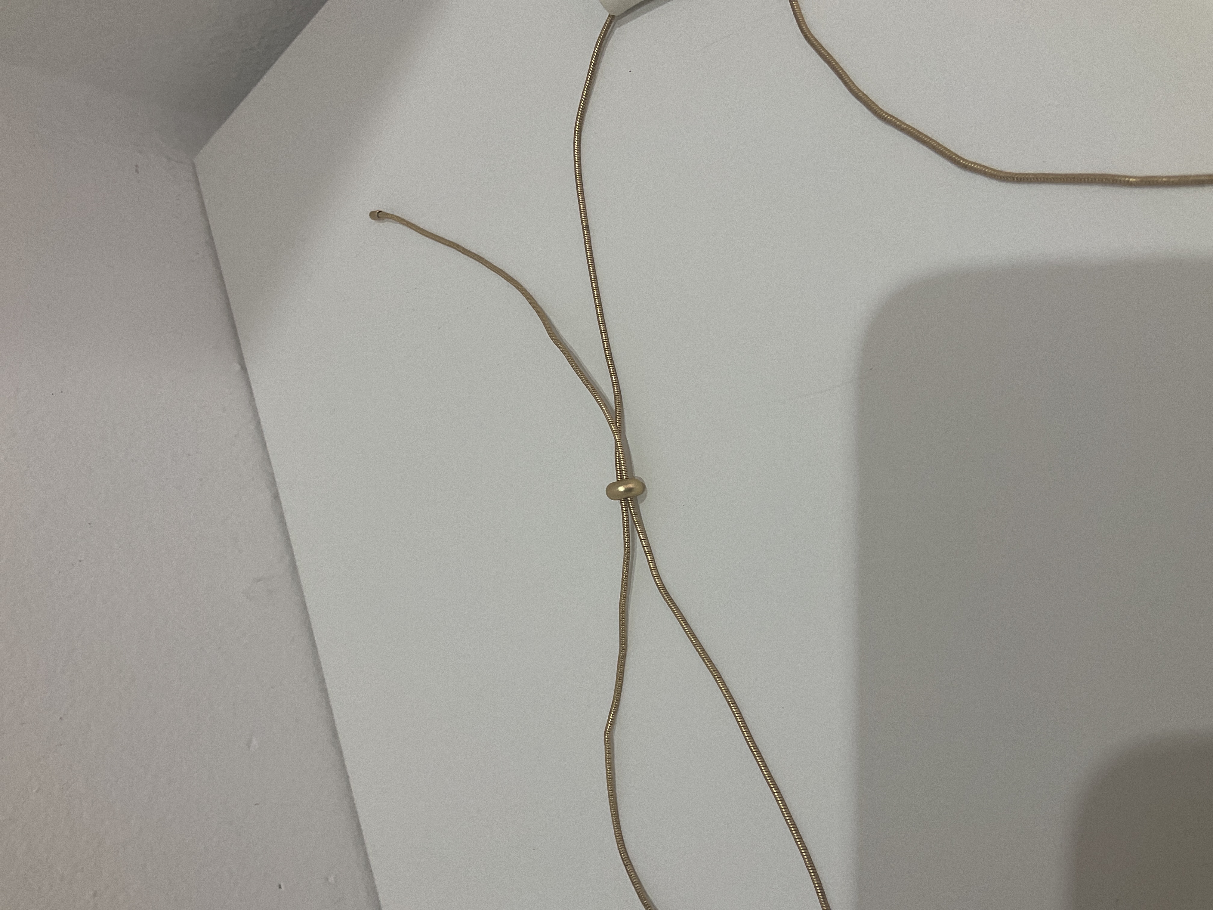 Collar moderno de acero 