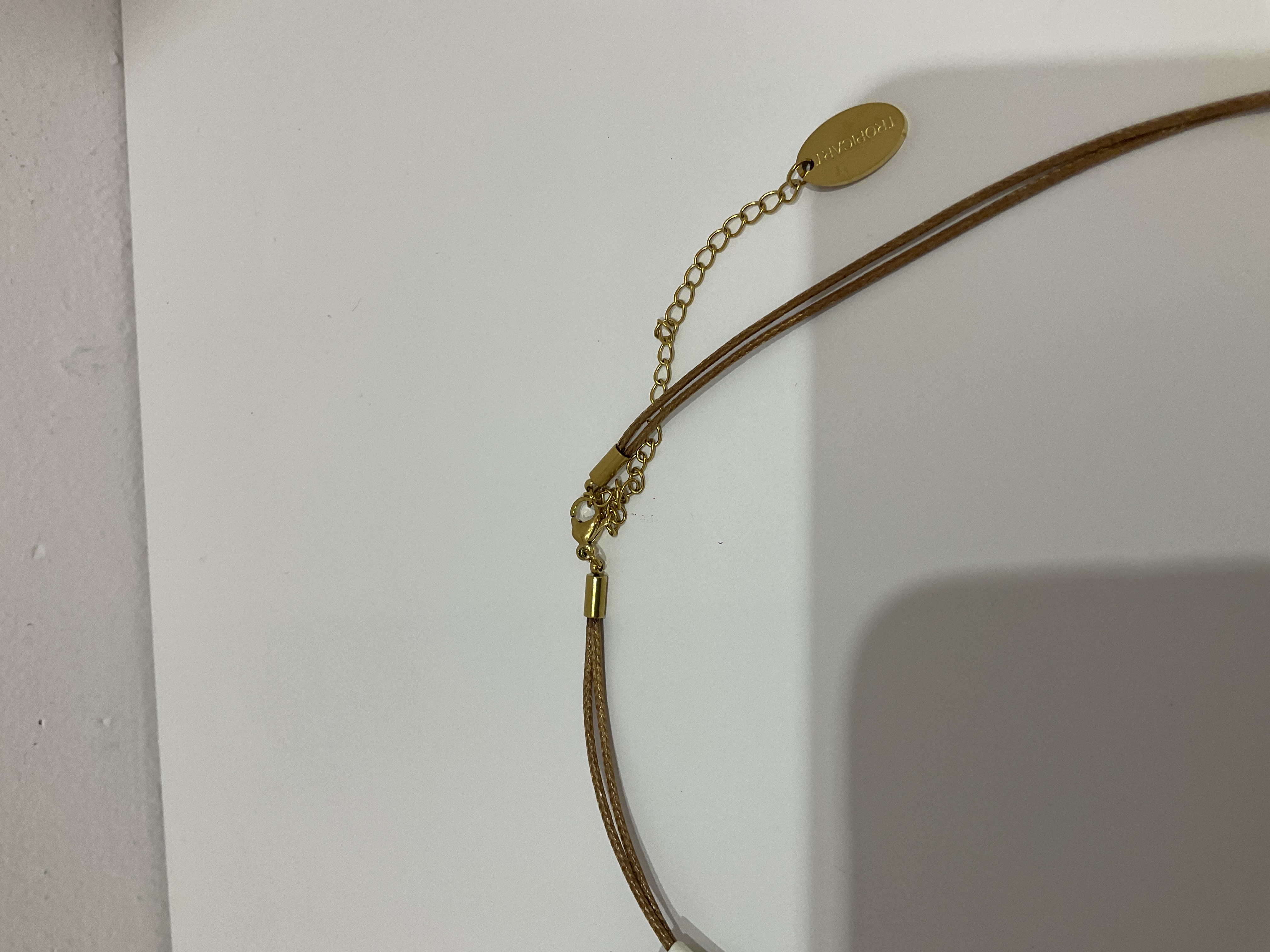 Collar dorado artesanal