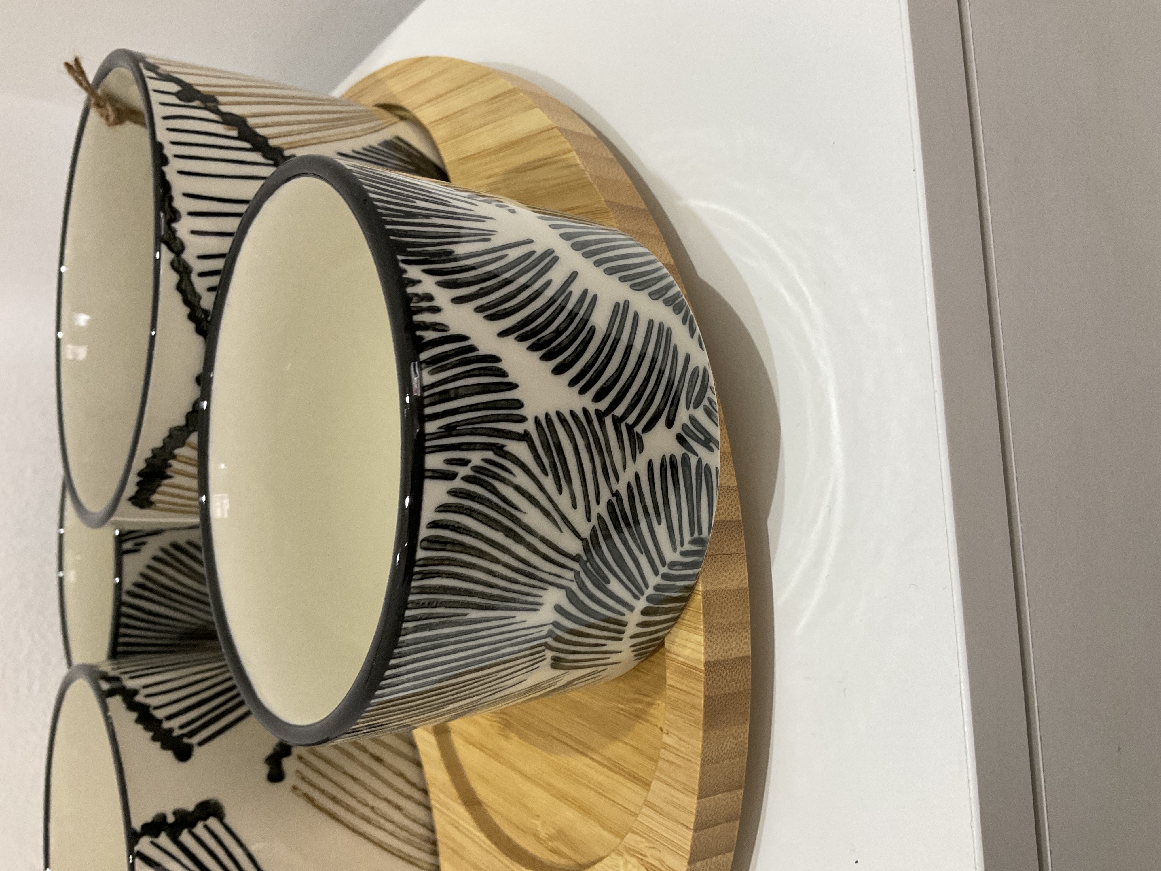 Plato más cuatro Bols