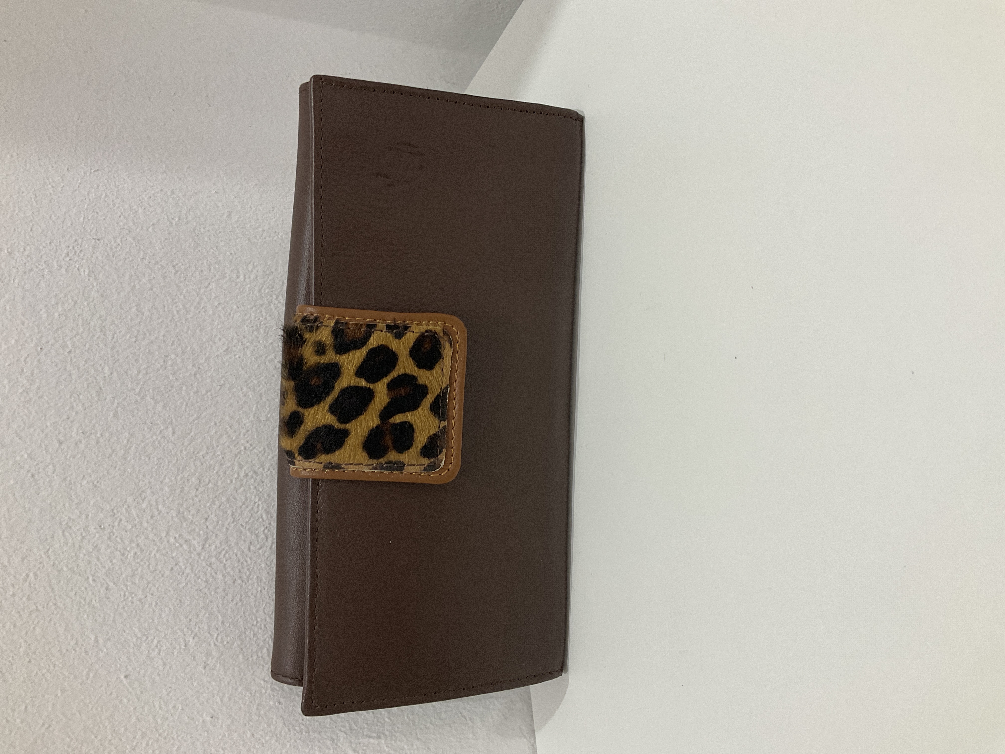 Cartera de cuero marrón