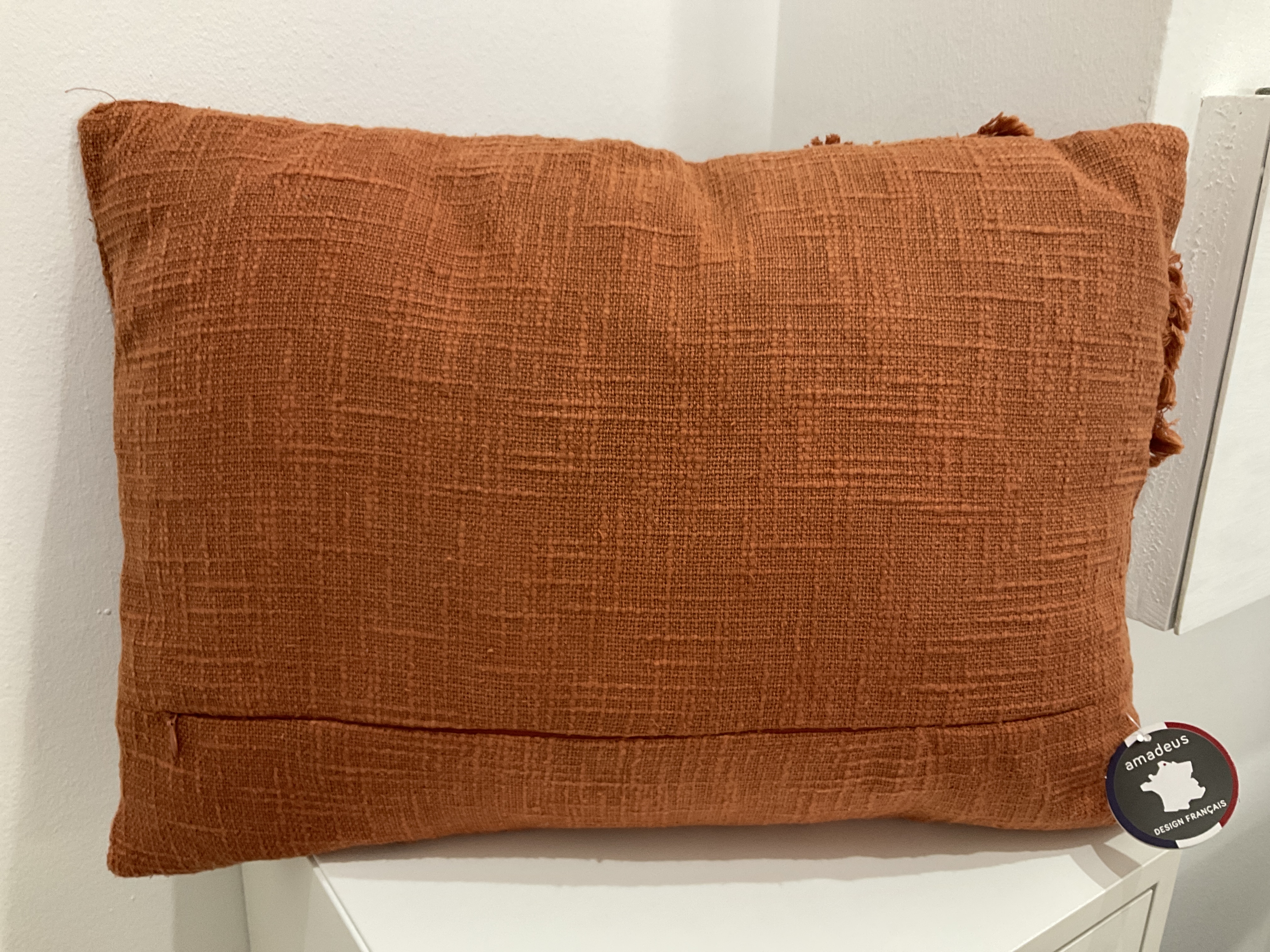 Cojín decorativo bordado