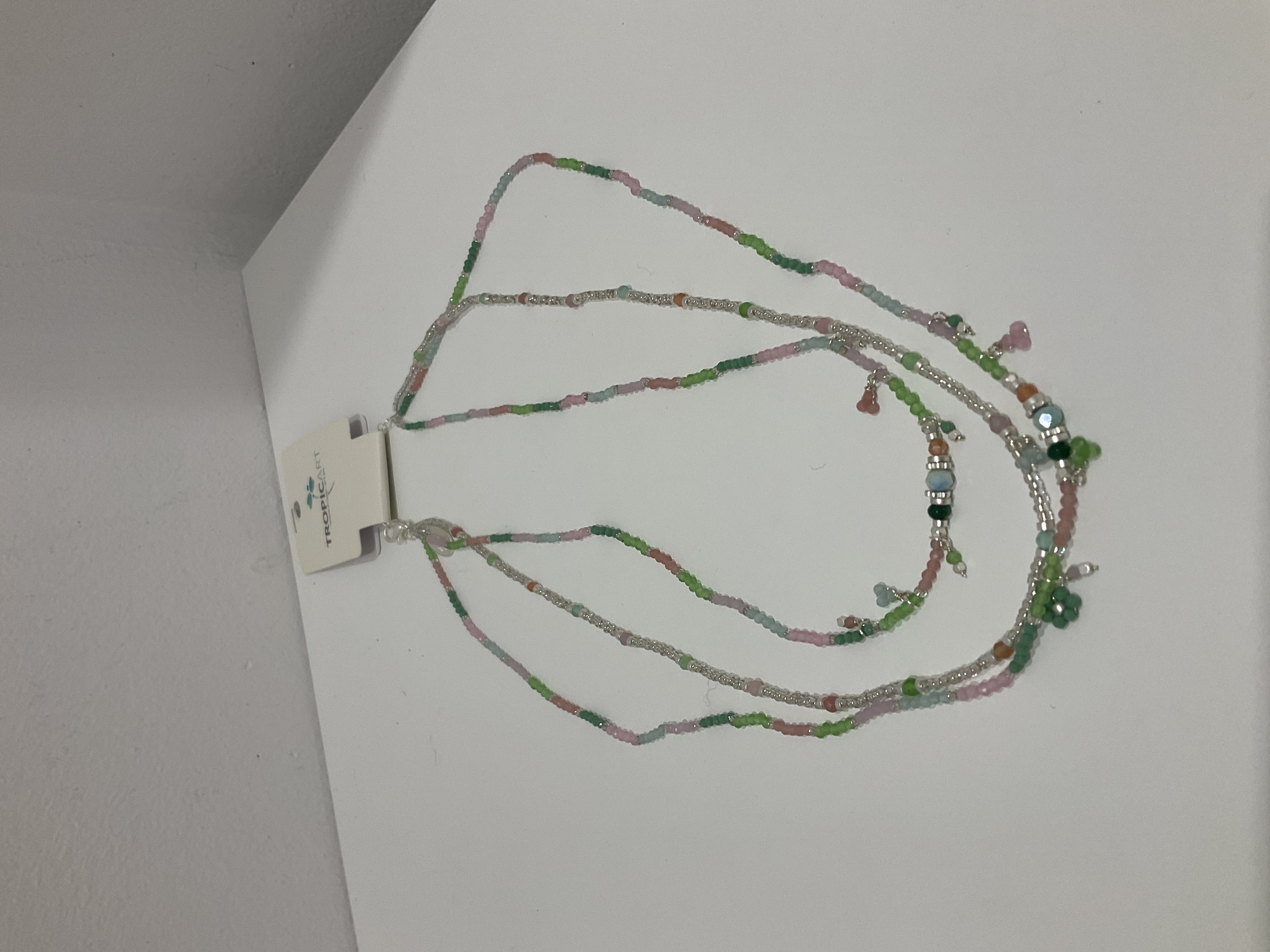 Collar de cuentas multicolor