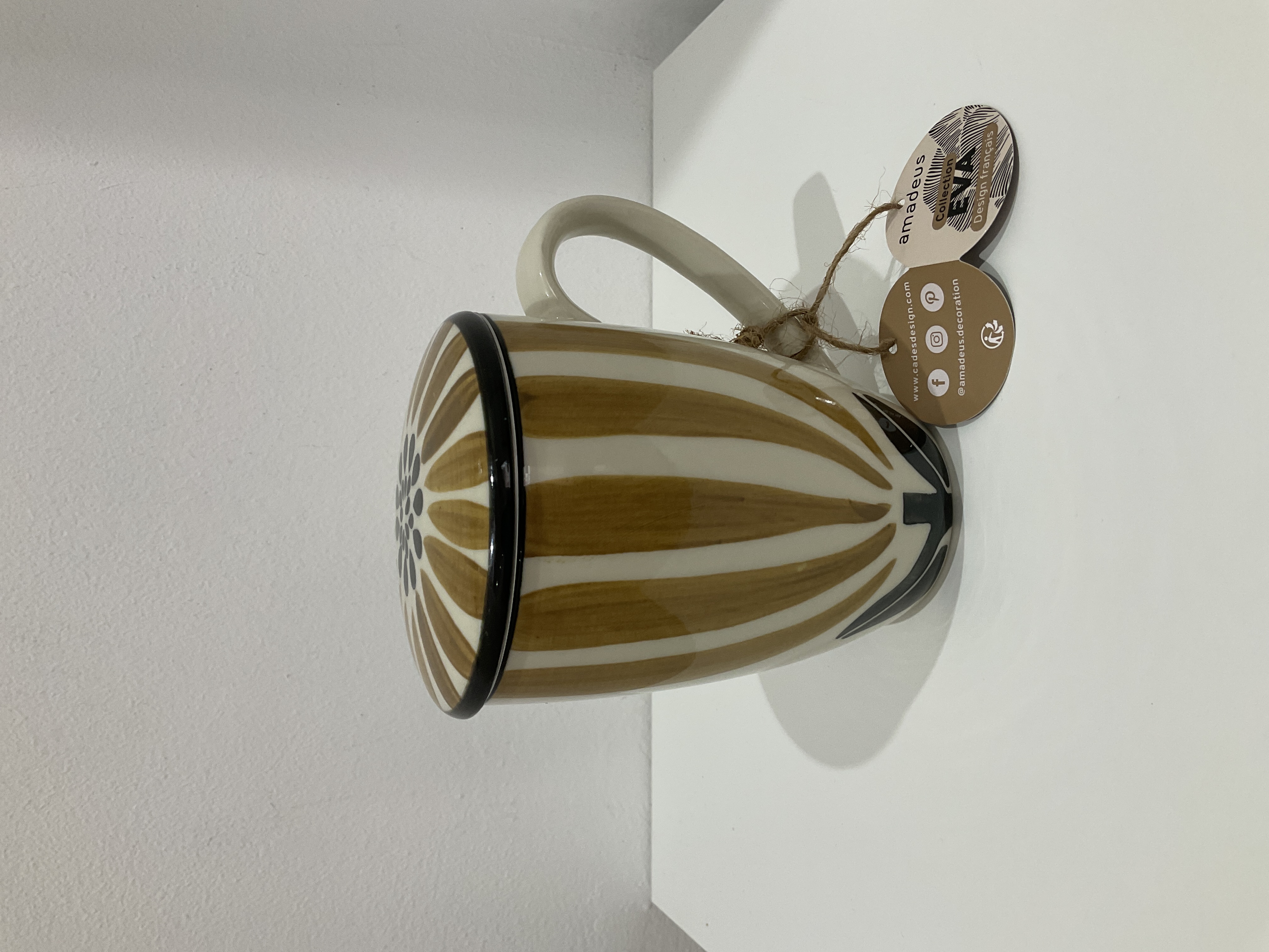 Taza de cerámica artesanal