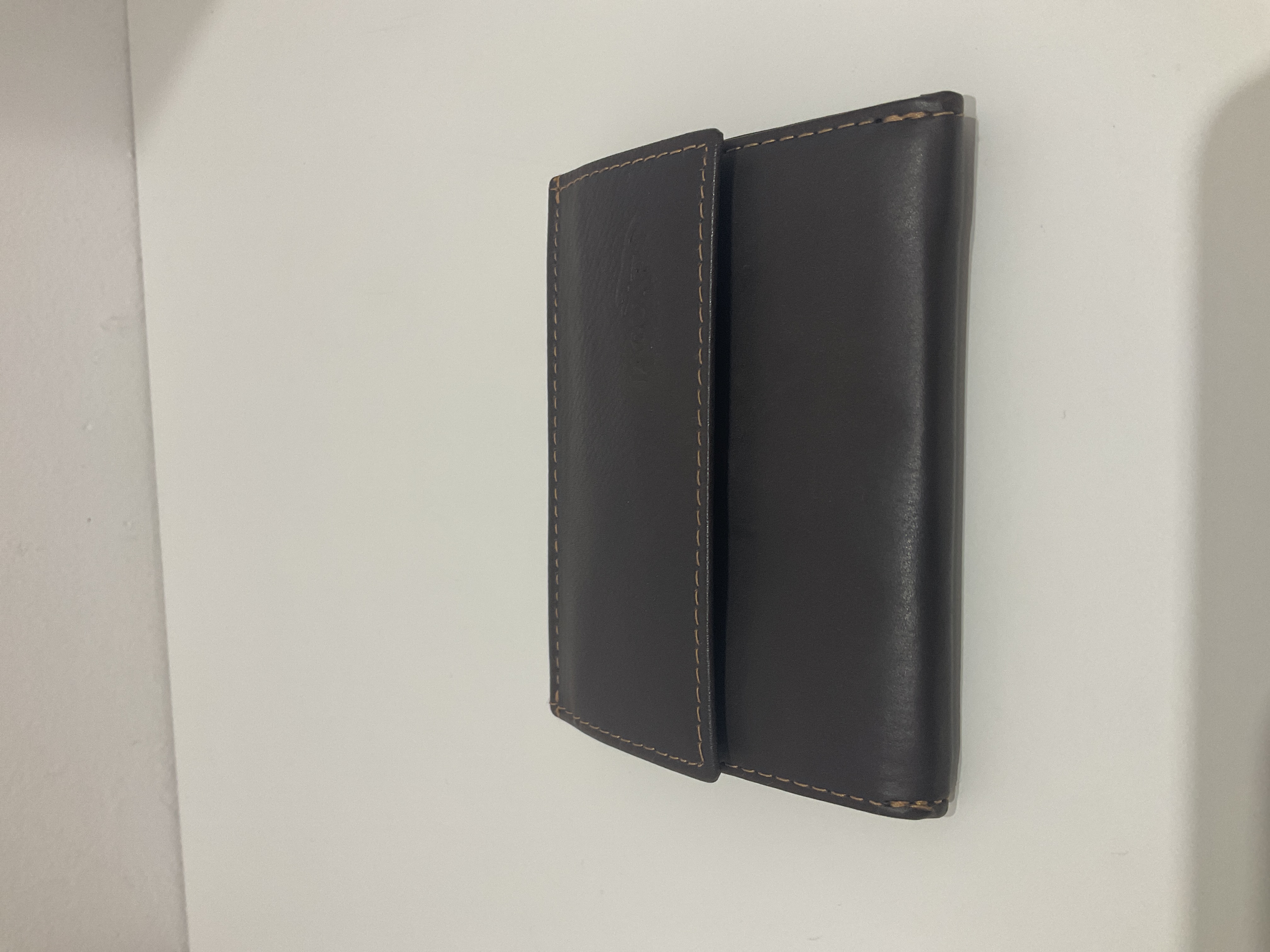 Cartera de piel marrón 