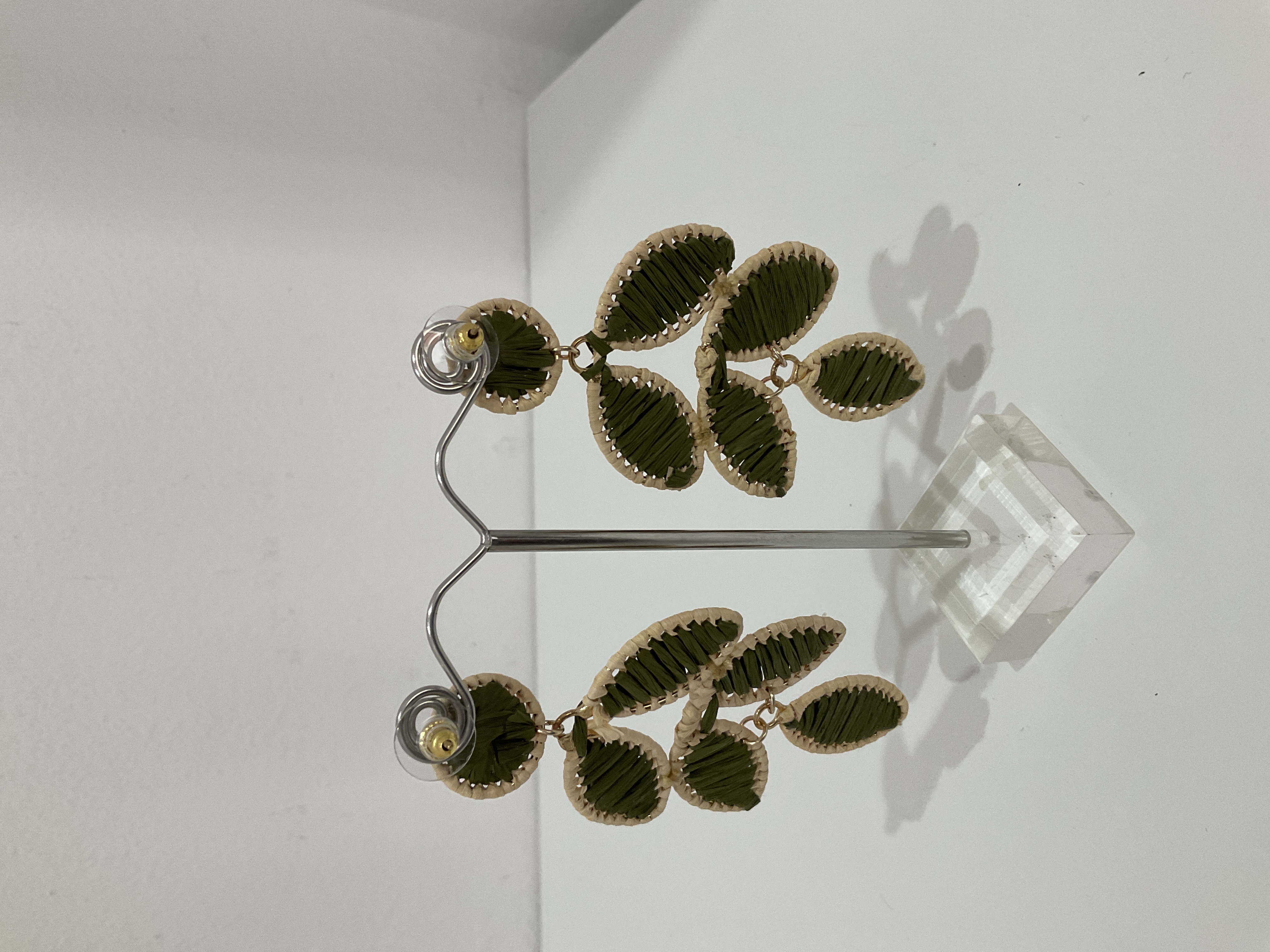 Pendientes hoja verde