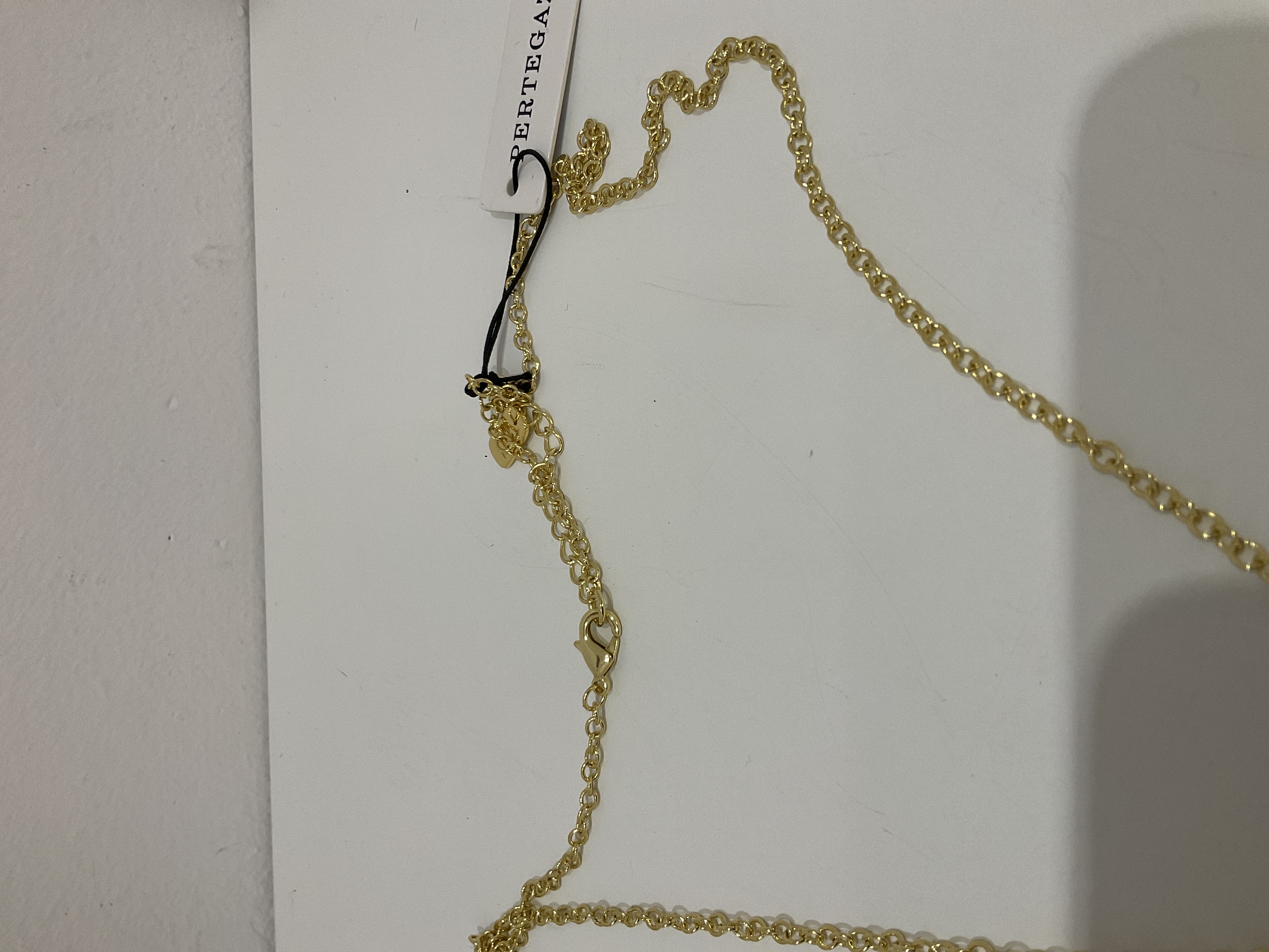 Collar con colgante granate