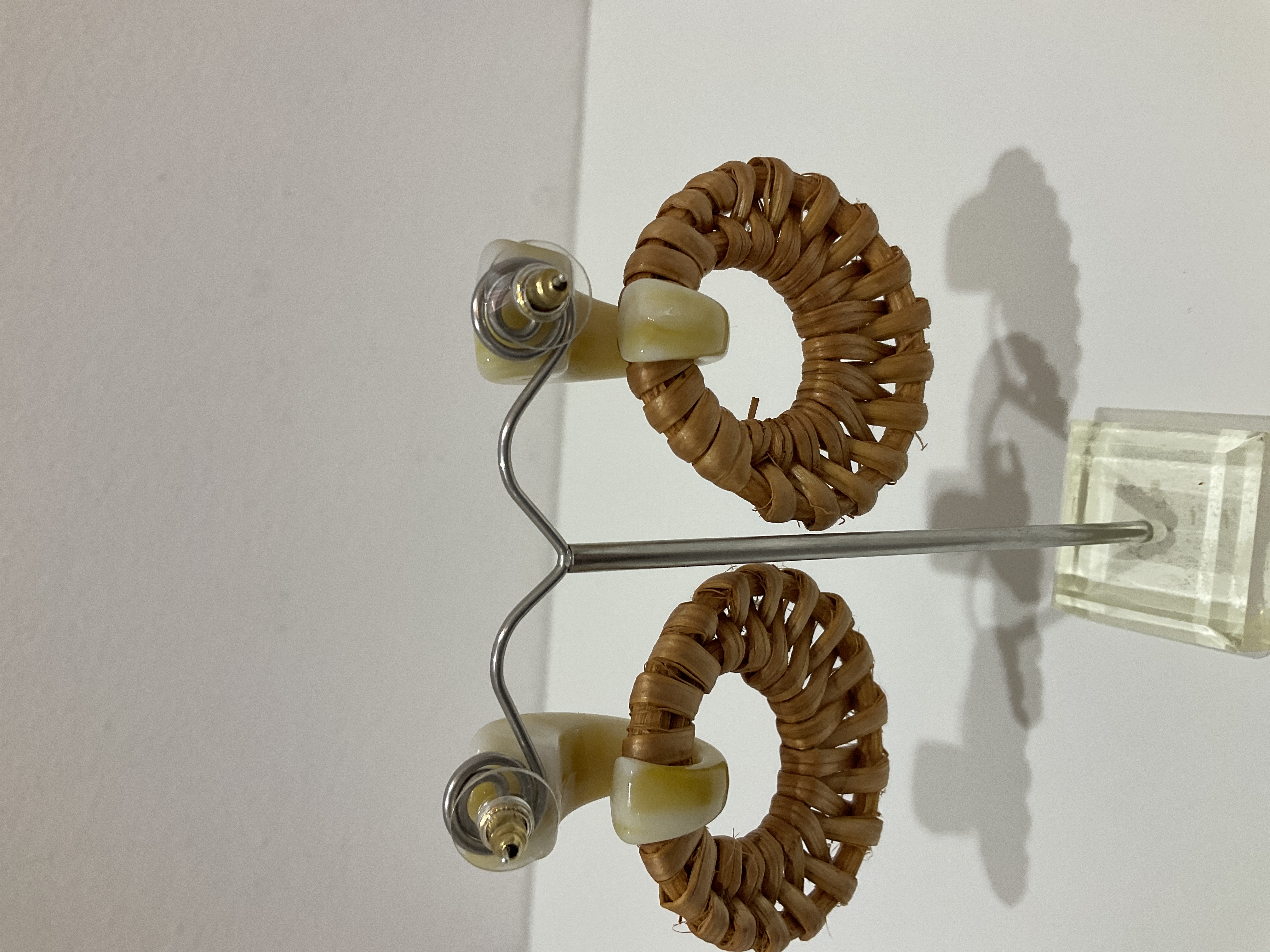 Pendientes de aro tejido