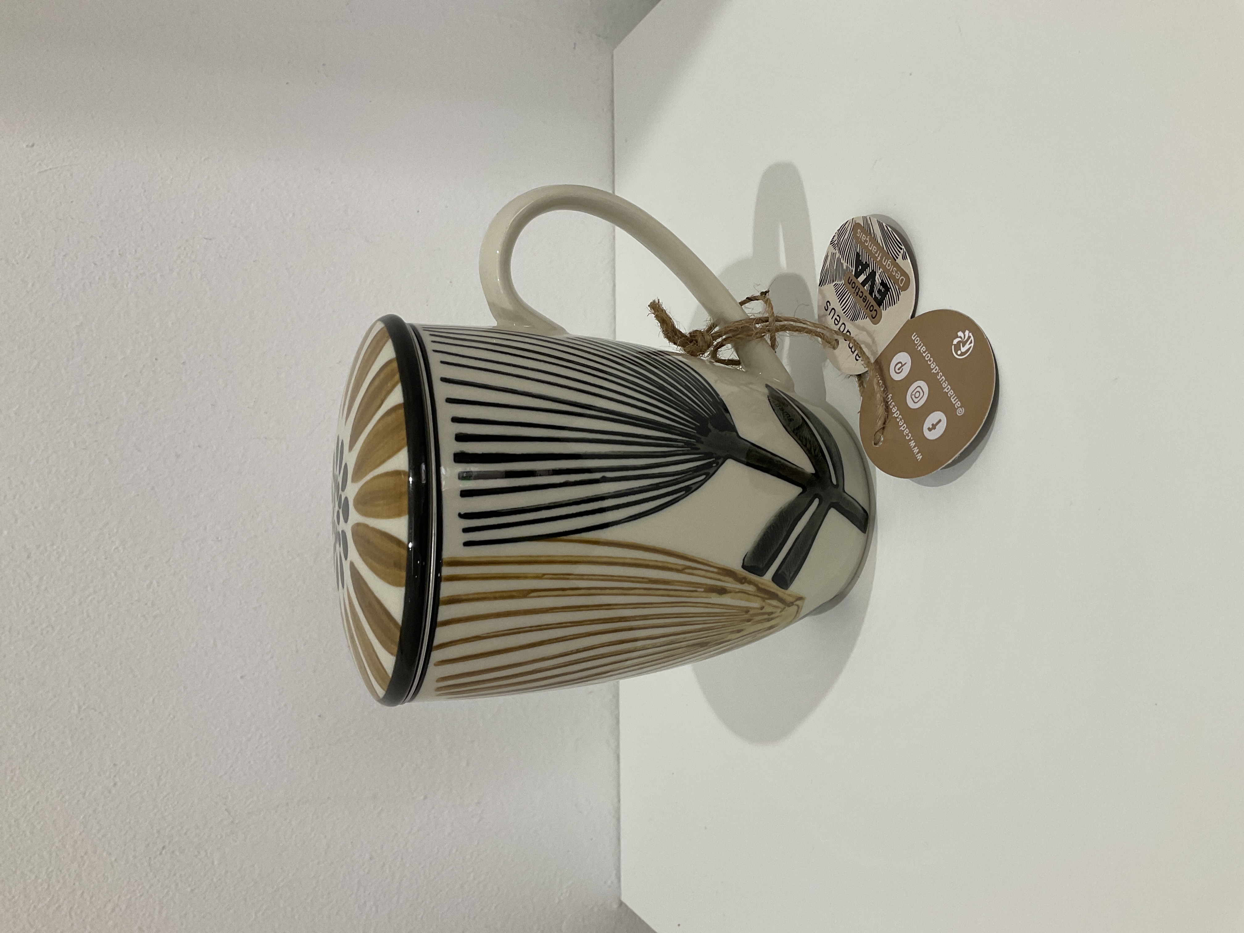 Taza de cerámica artesanal