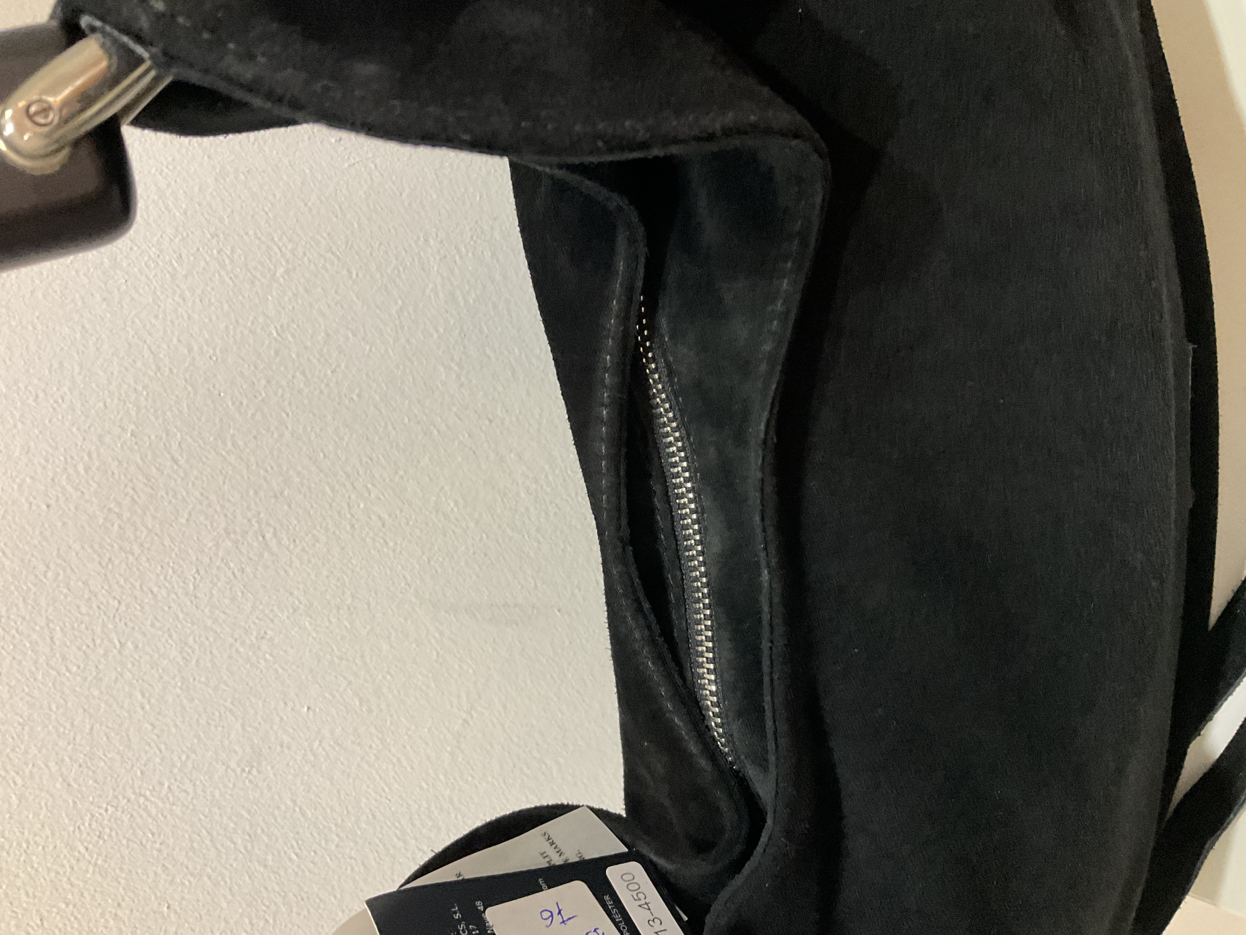 Bolso de mano negro de ante