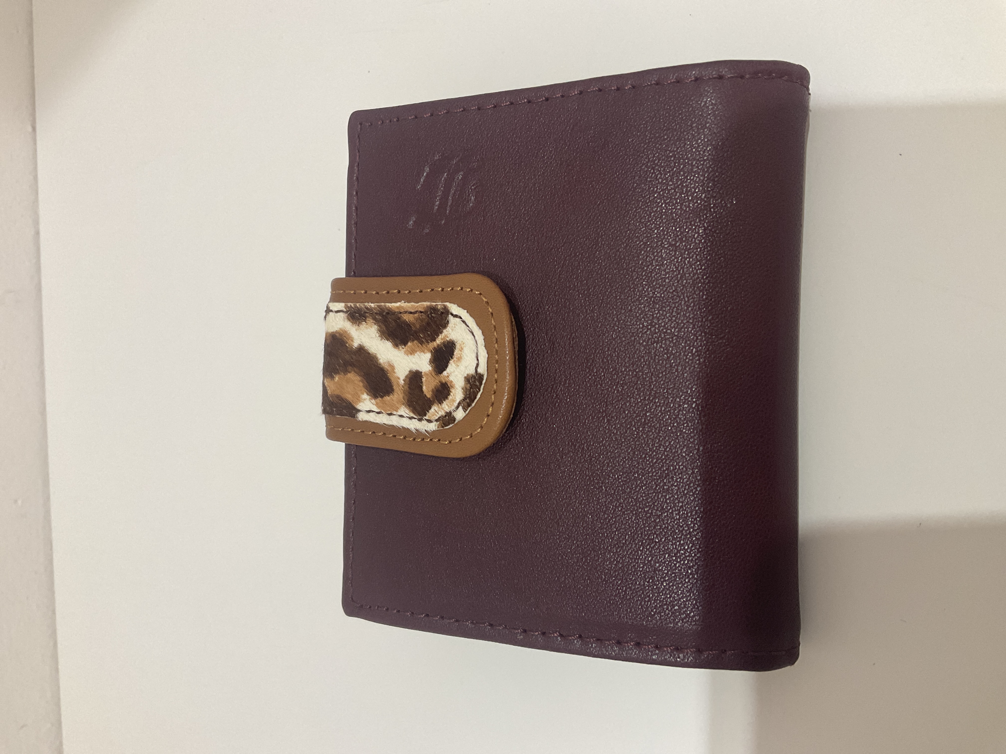 Cartera de piel burdeos