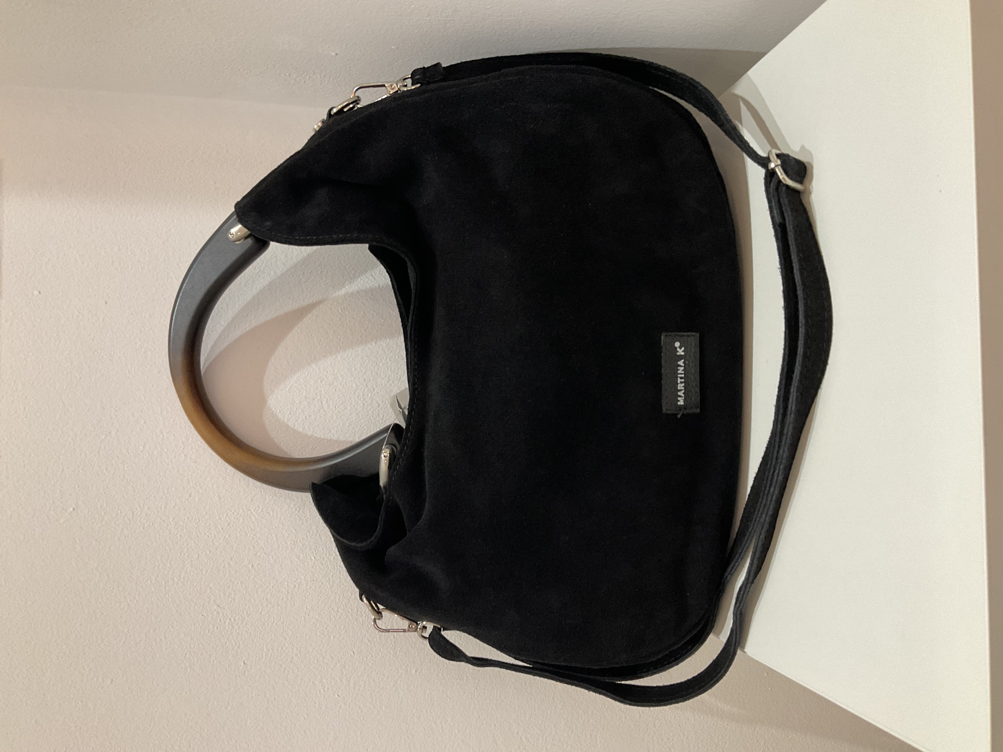 Bolso de mano negro de ante