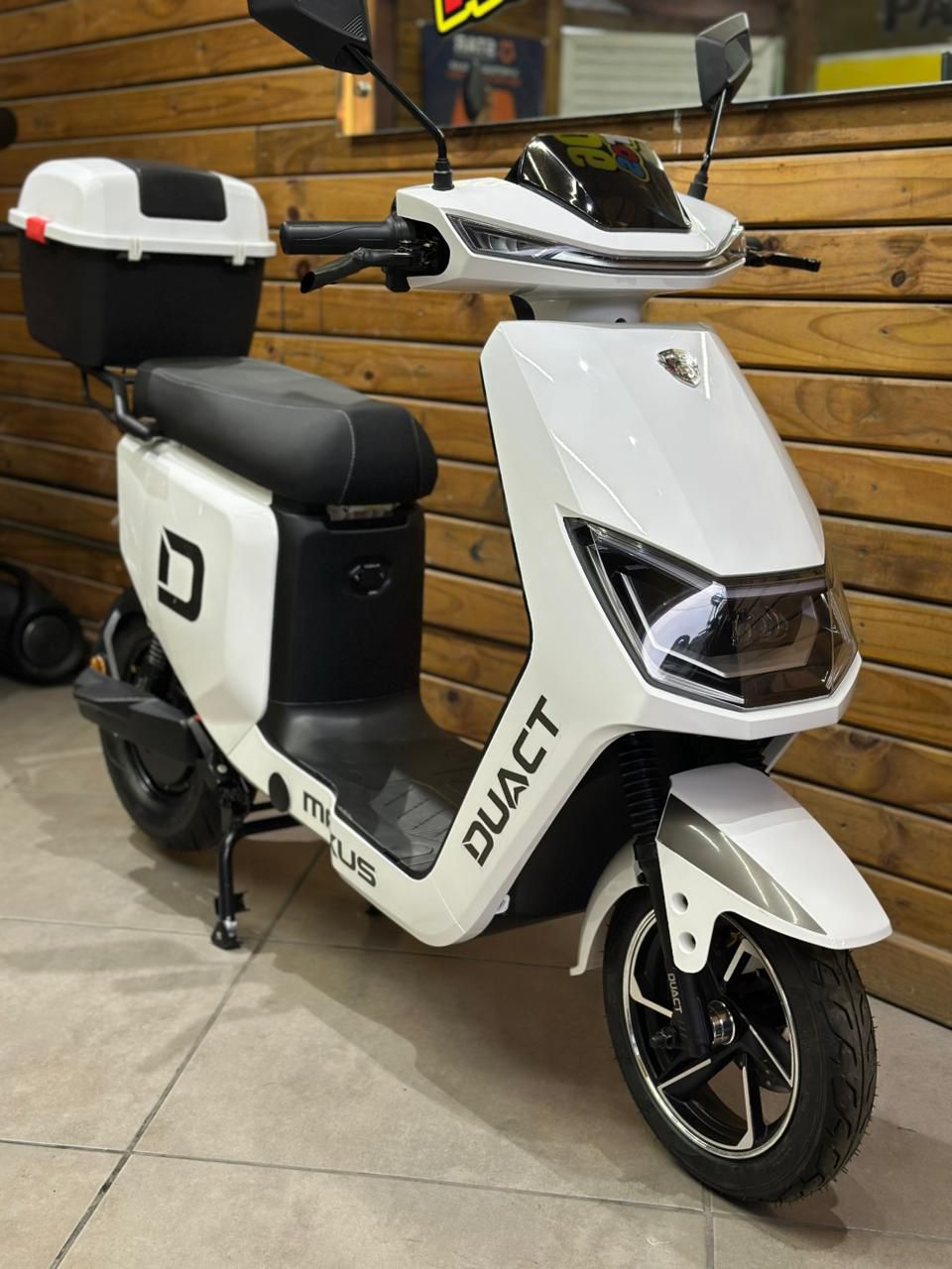 MOTO ELÉTRICA - DUACT MAXUS (BRANCA)