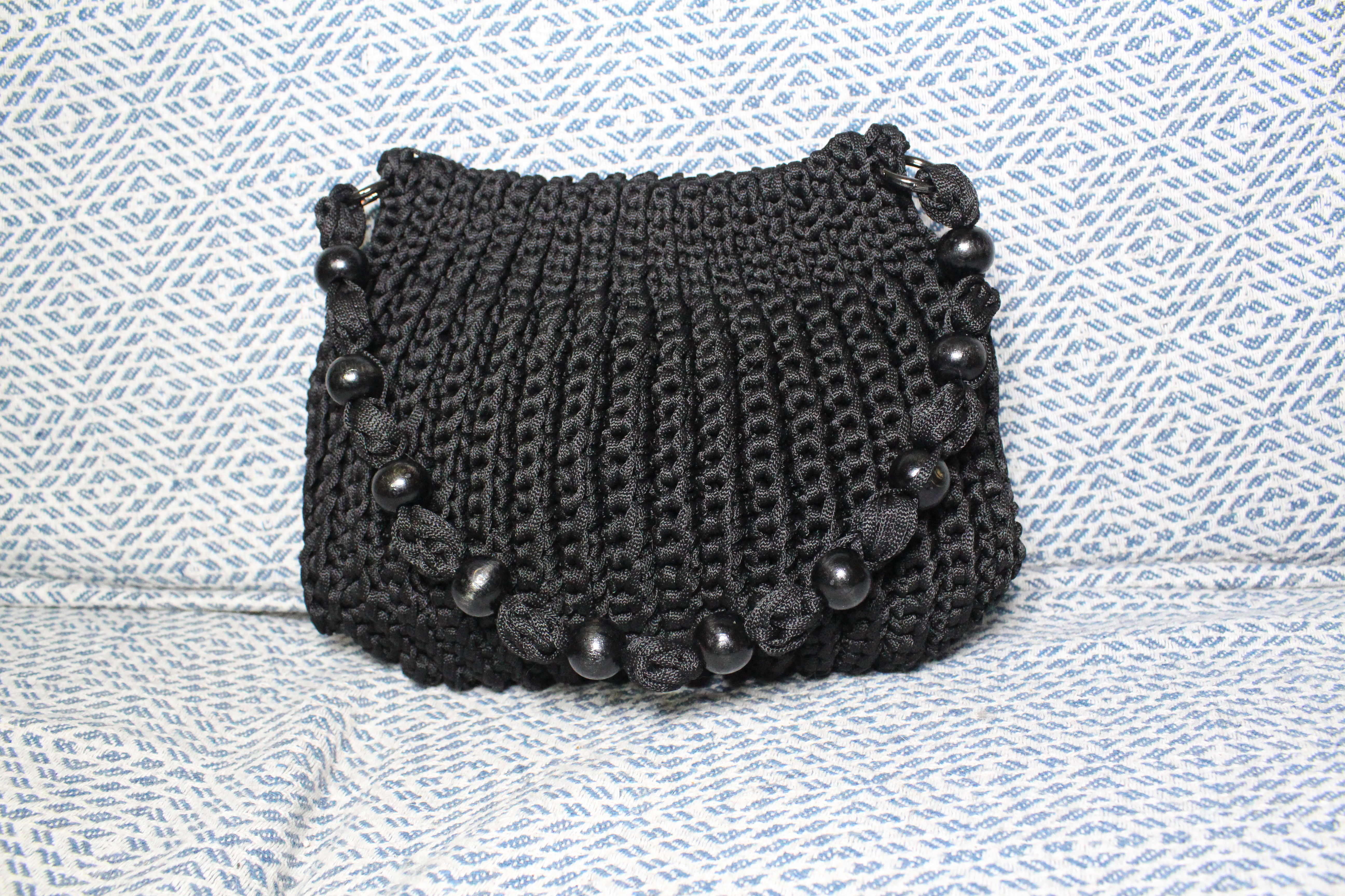 El yapımı örgü çanta