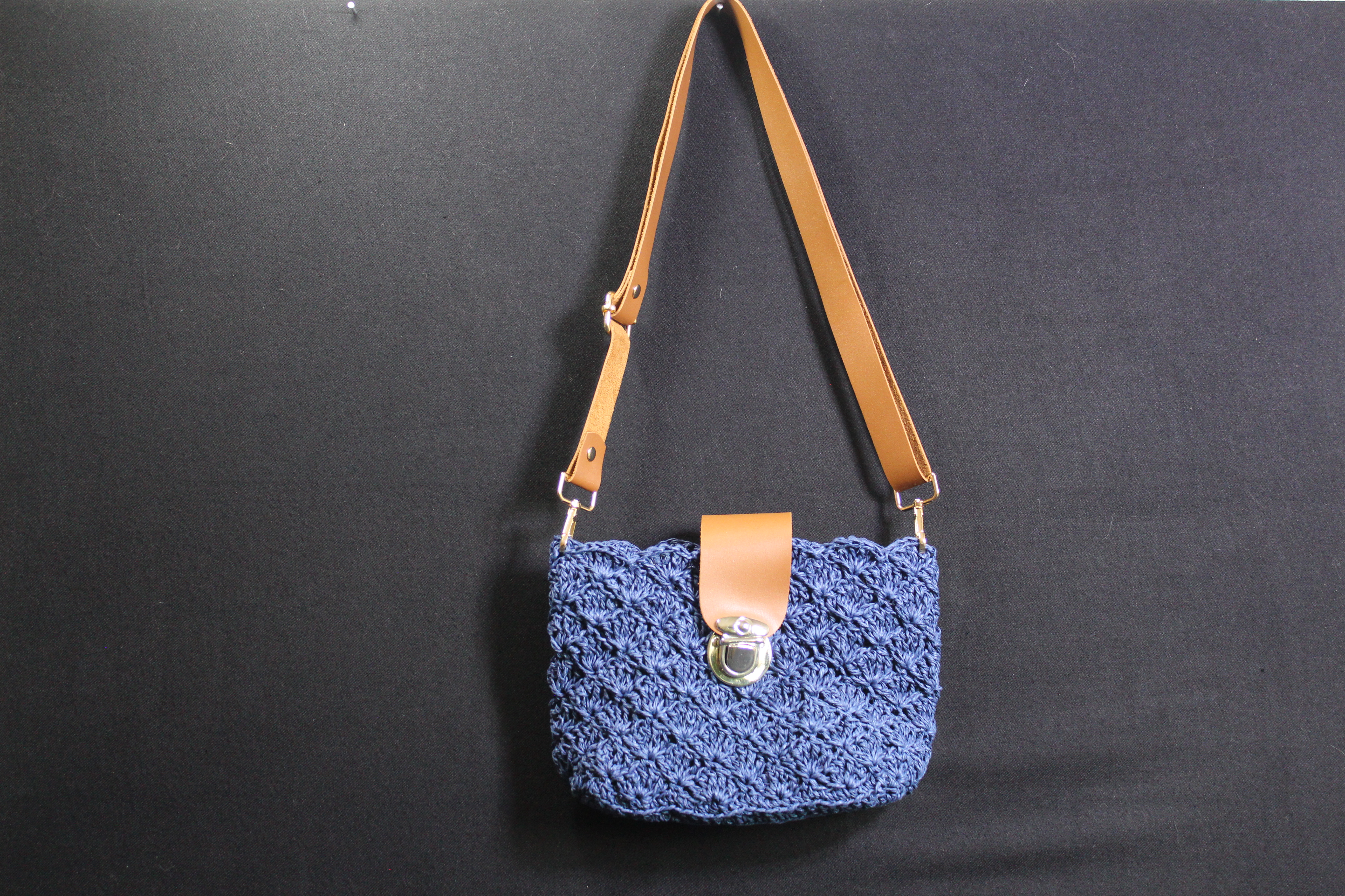 Yelpaze model küçük ayarlanabilir askı örgü çanta