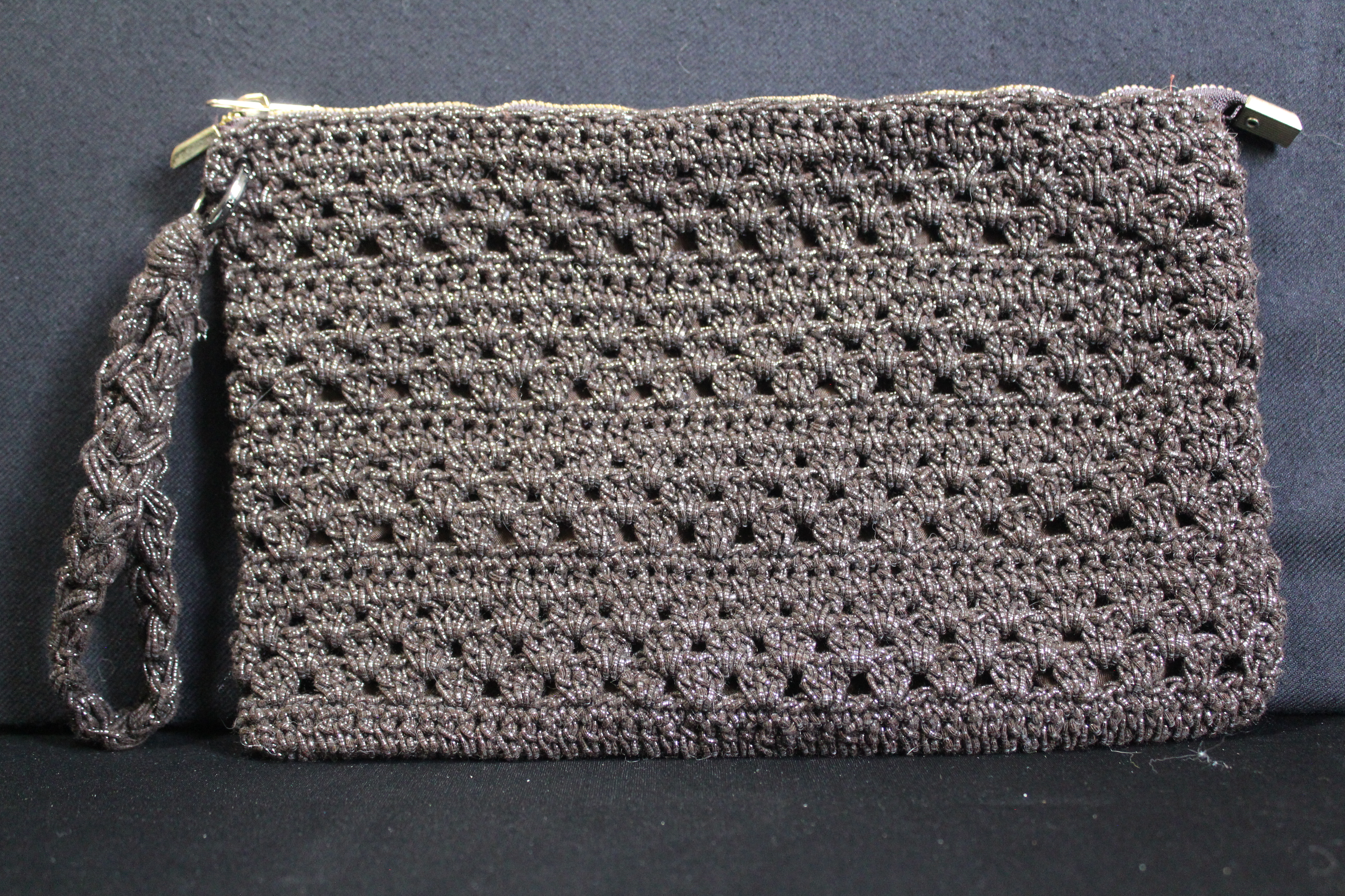 El yapımı örgü clutch çanta