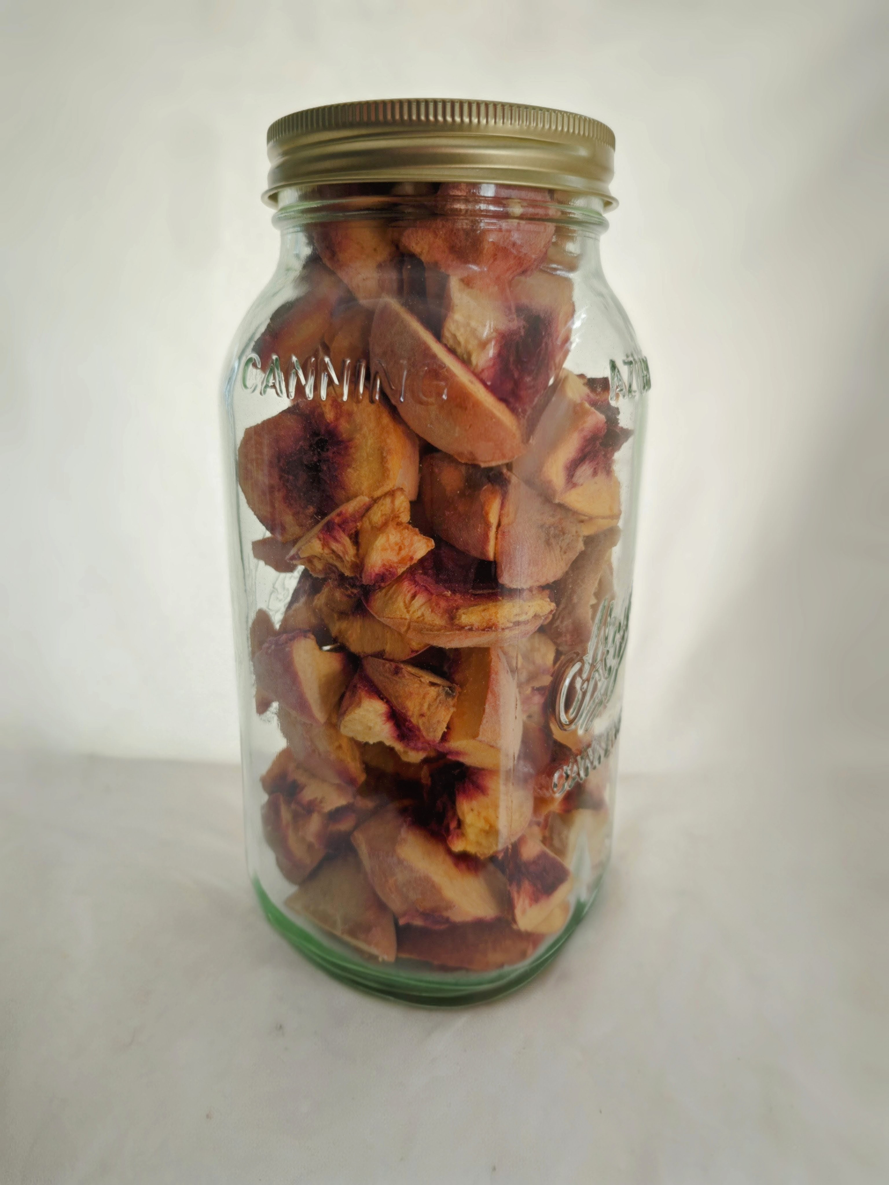 Freeze dried organic Peaches