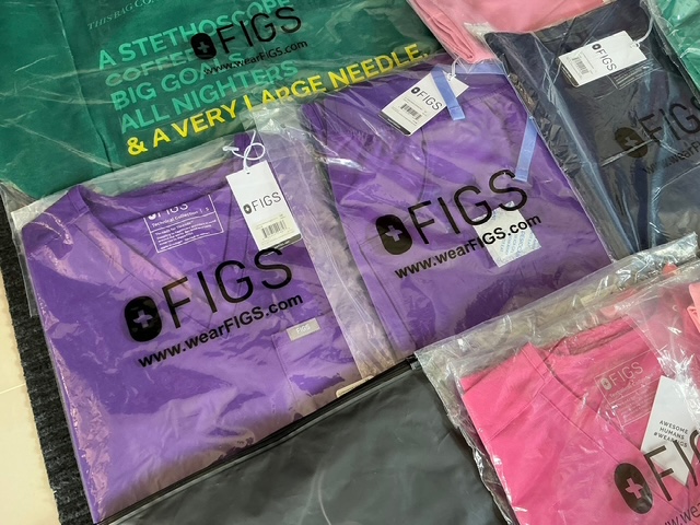 Lote de 12 FIGS Uniformes Médicos 