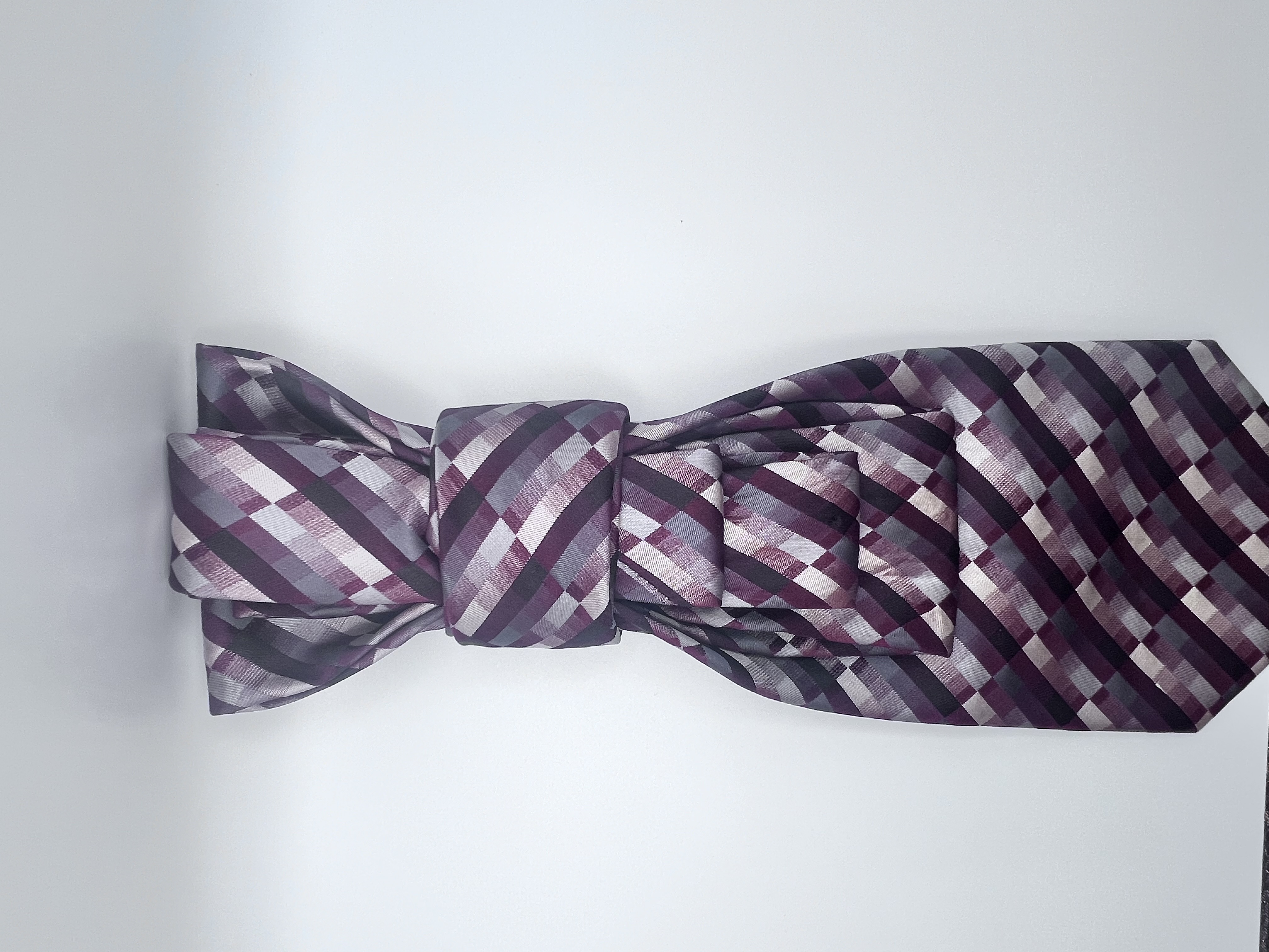 BURGUNDY & BLACK – “MIDNIGHT MERLOT”