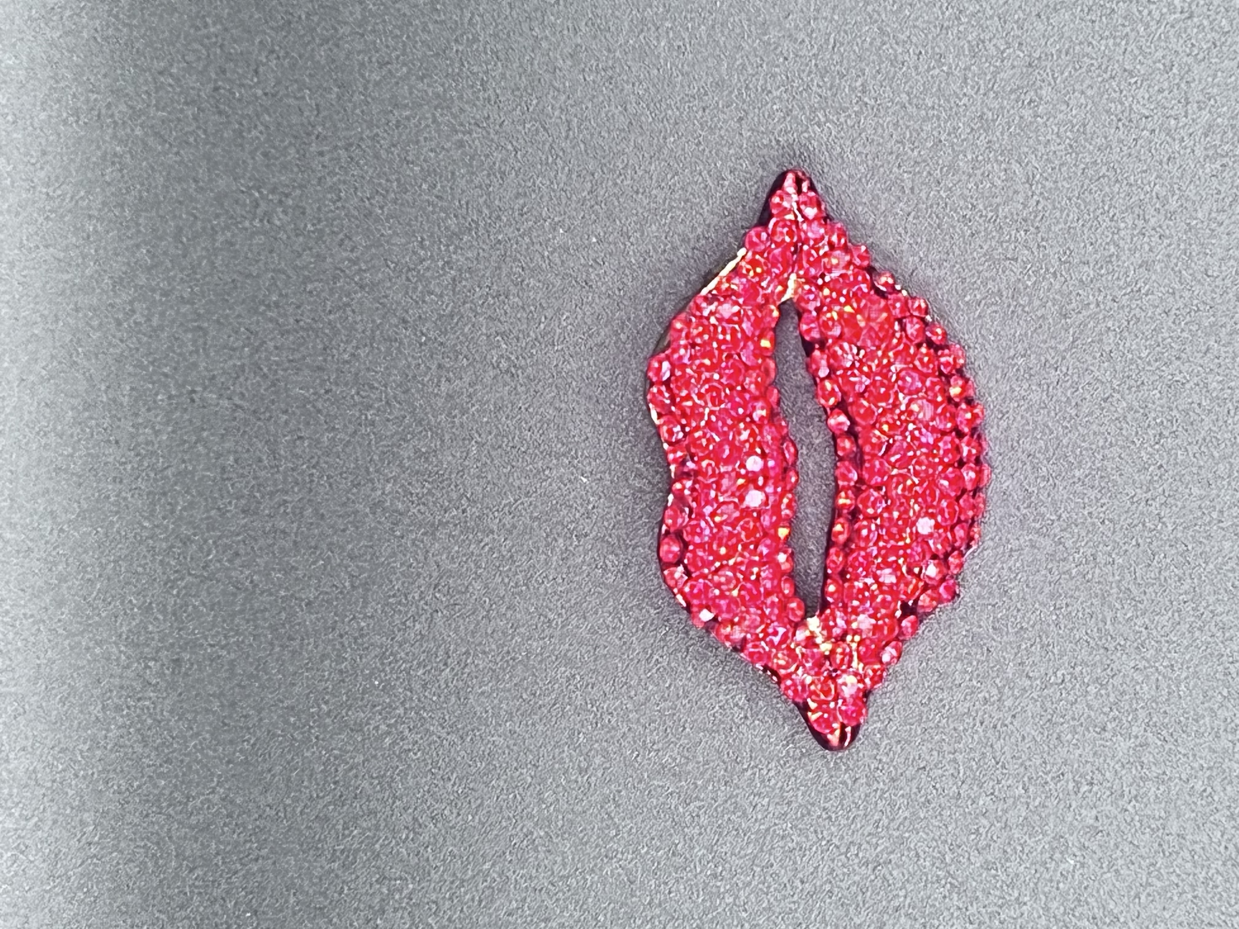 Tender Kisses Rhinestone Brooch