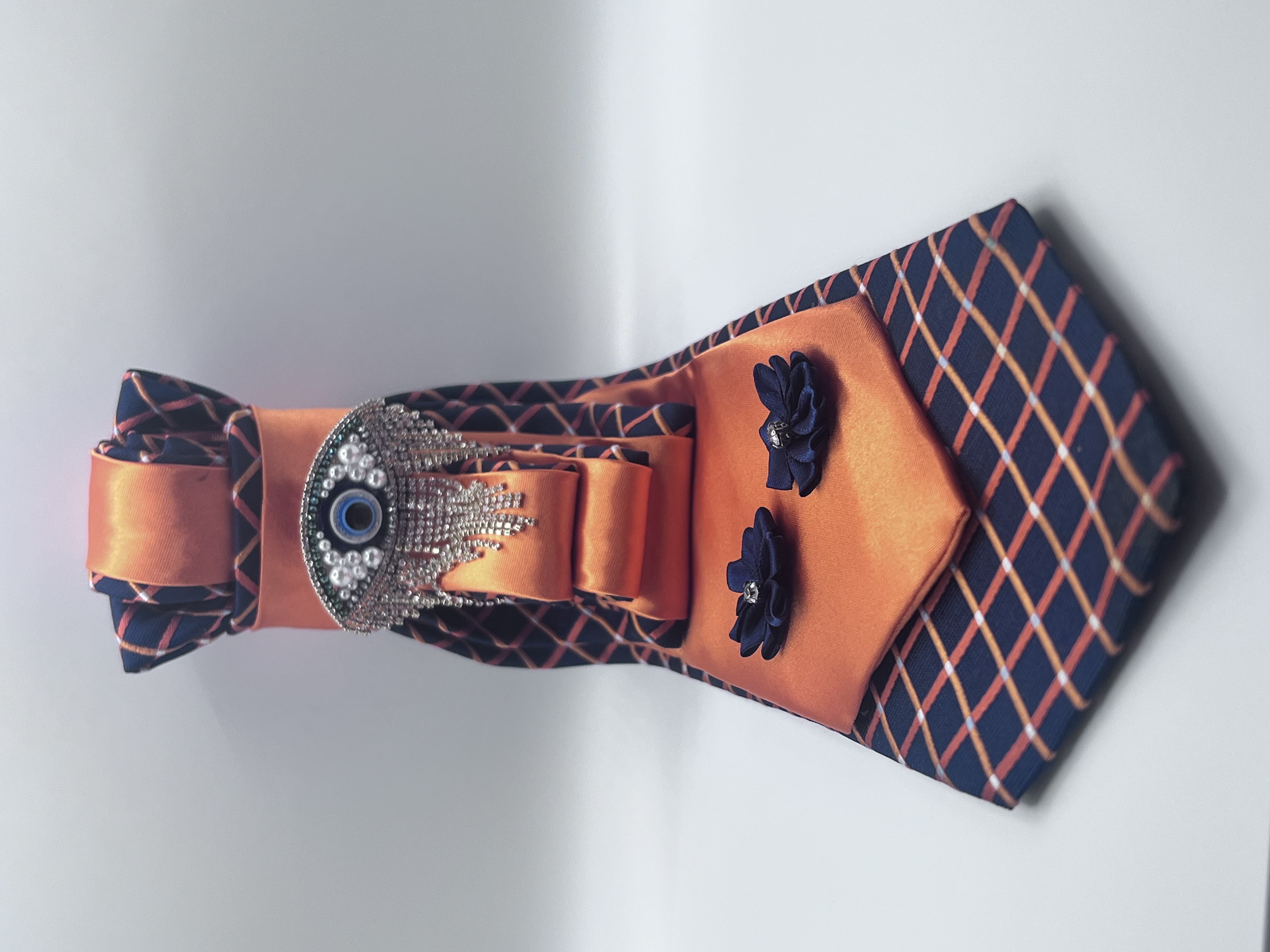 ORANGE & BLUE – “VIBRANT HARMONY”