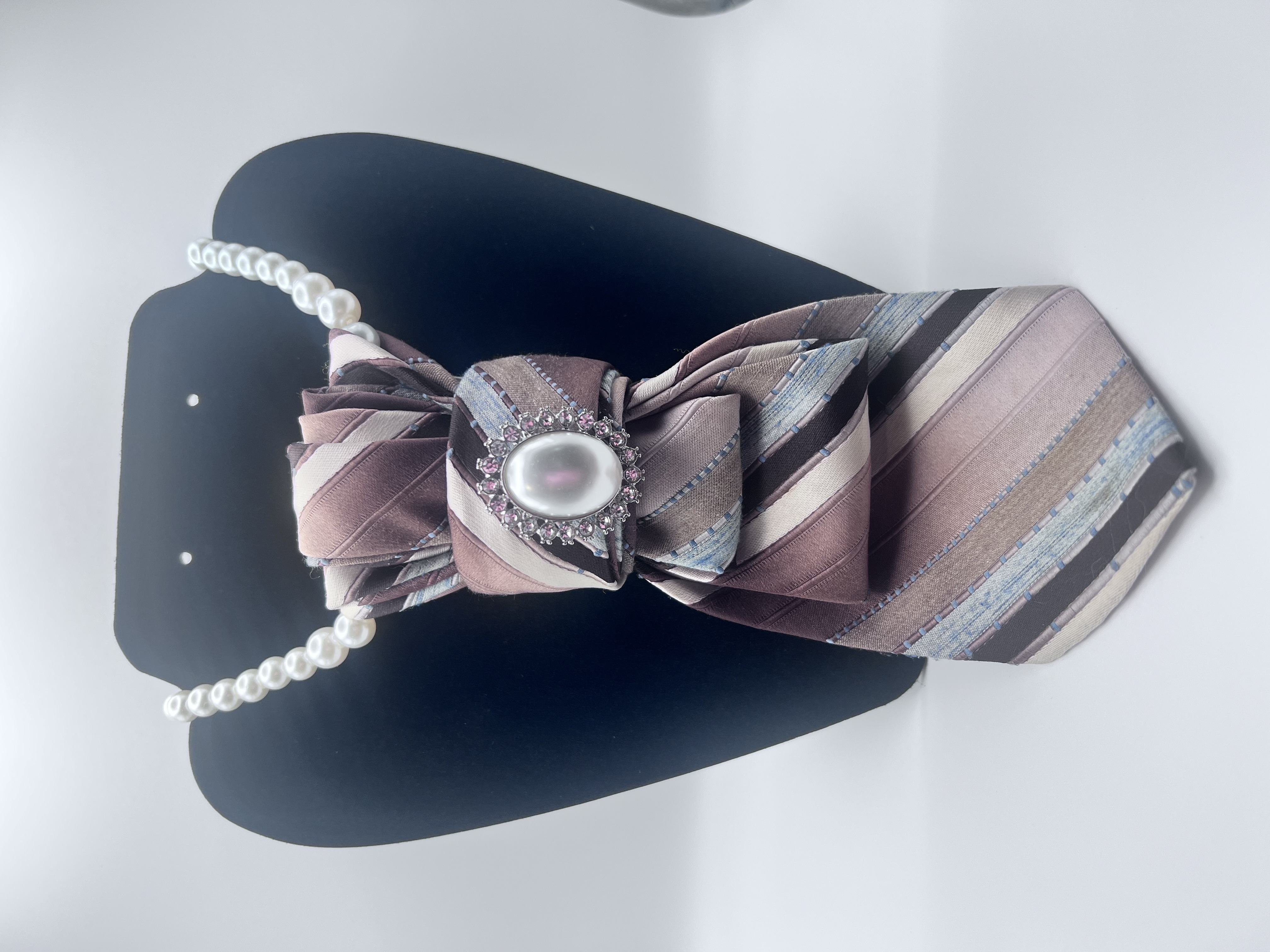 BROWN, BLUE & CREAM – “EARTHBOUND ELEGANCE”