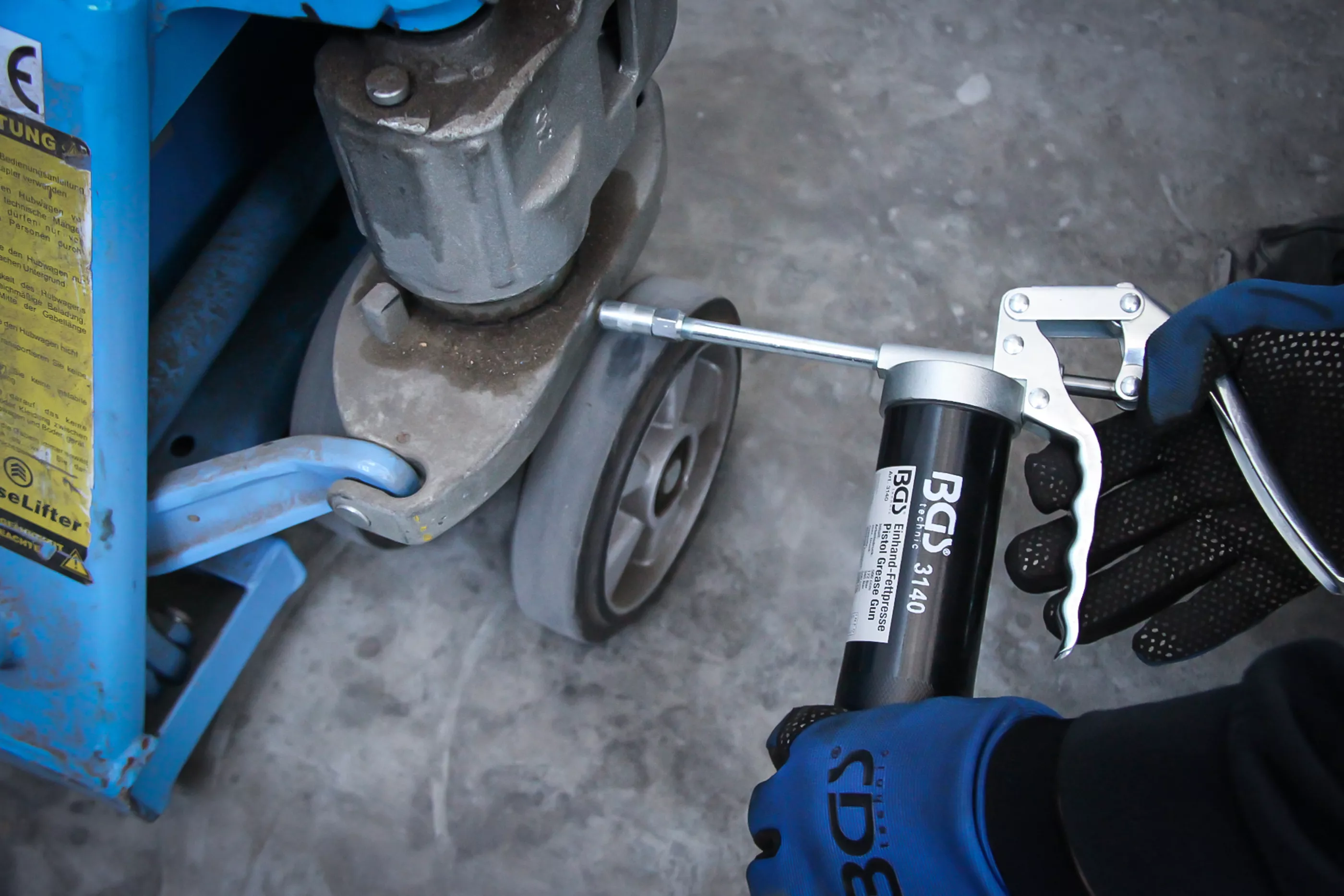 Pistolete grasatimi BGS me doreze