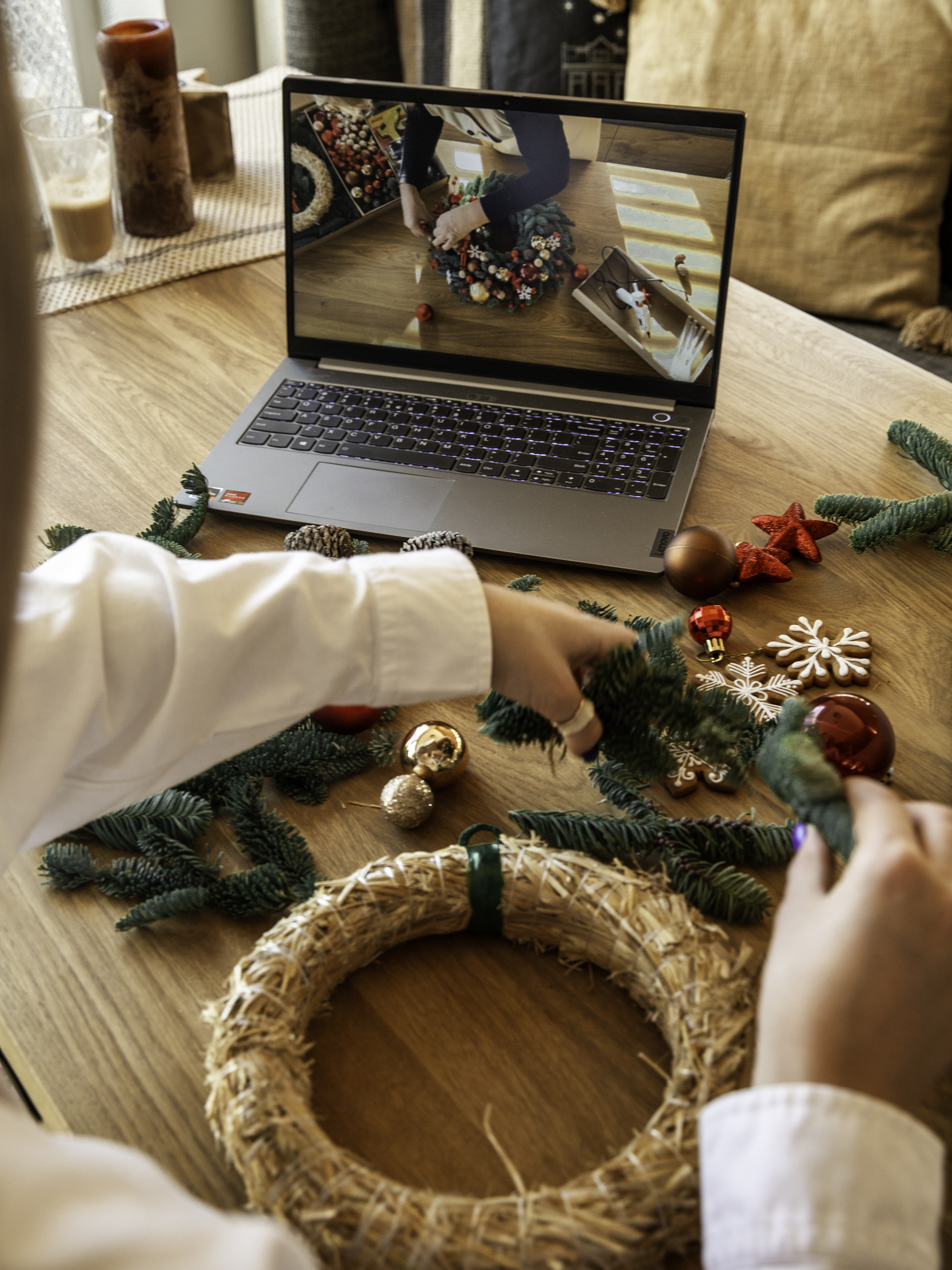 Raudono Kalėdinio vainiko gamybos rinkinys + VIDEO pamoka