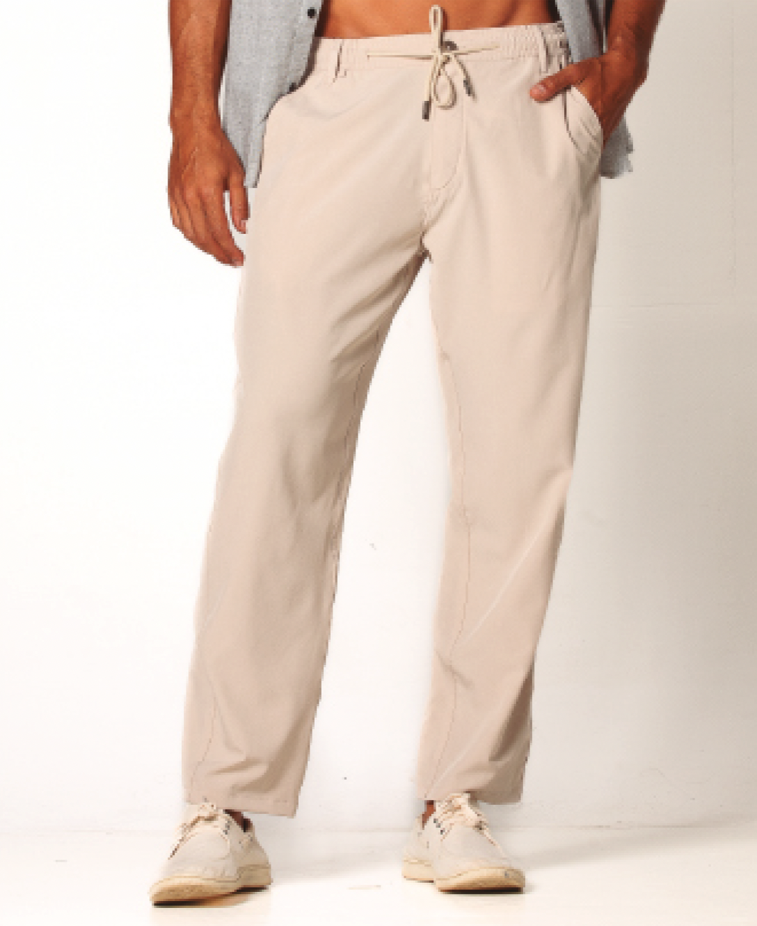 Calça bege masculina